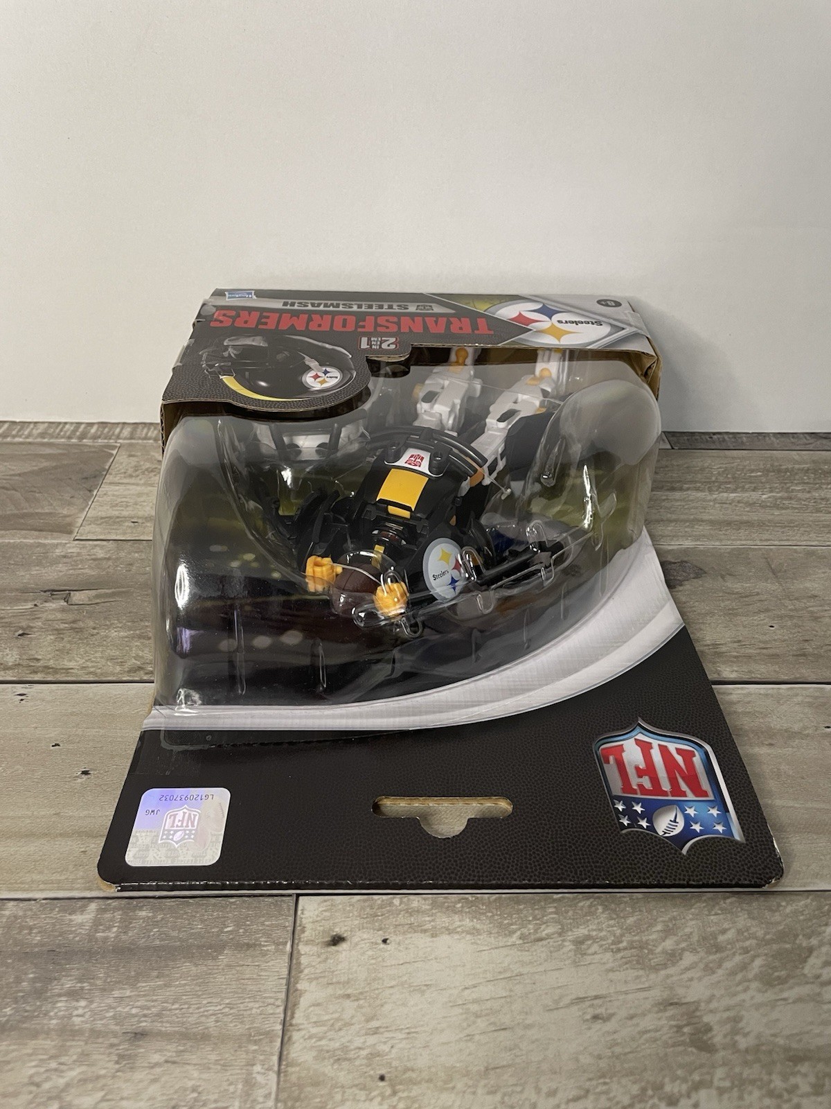 Transformers Steelsmash Pittsburgh Steelers NFL Helmet Robot Figure Hasbro NEW
