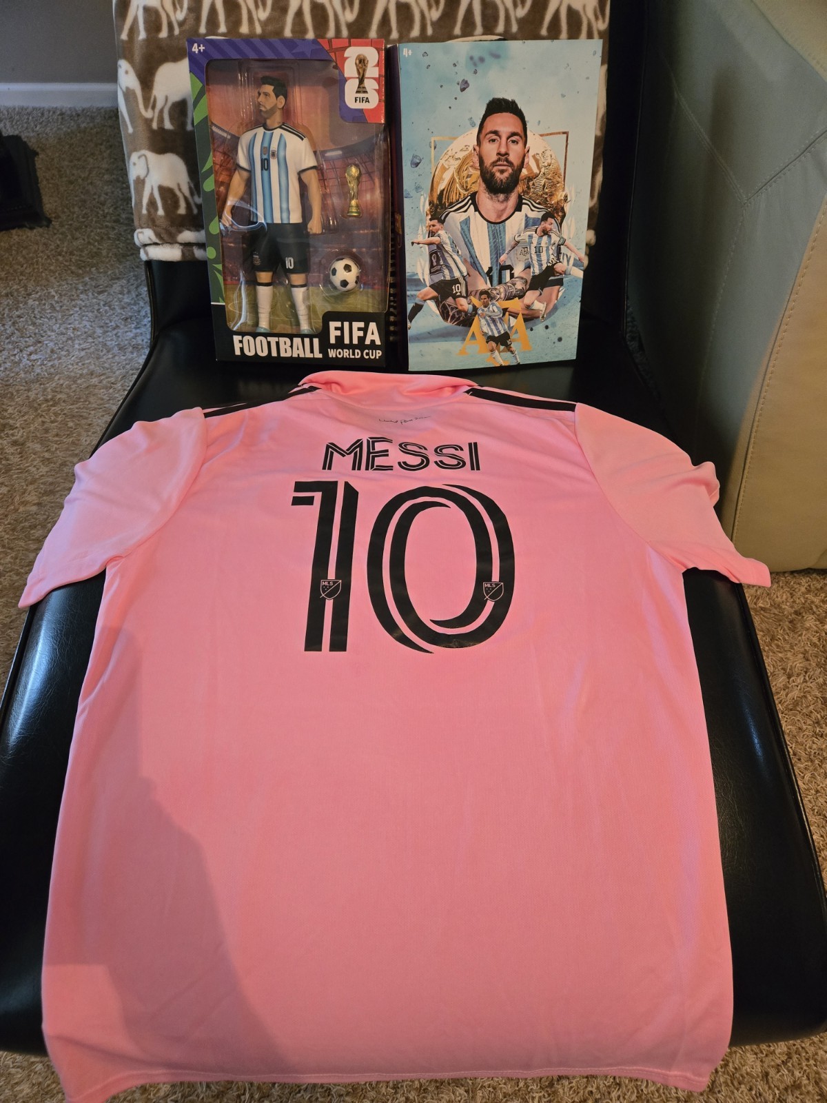 Lionel Messi FIFA 2026 World Cup Sports Figure & Pink Miami Collared Jersey NWT