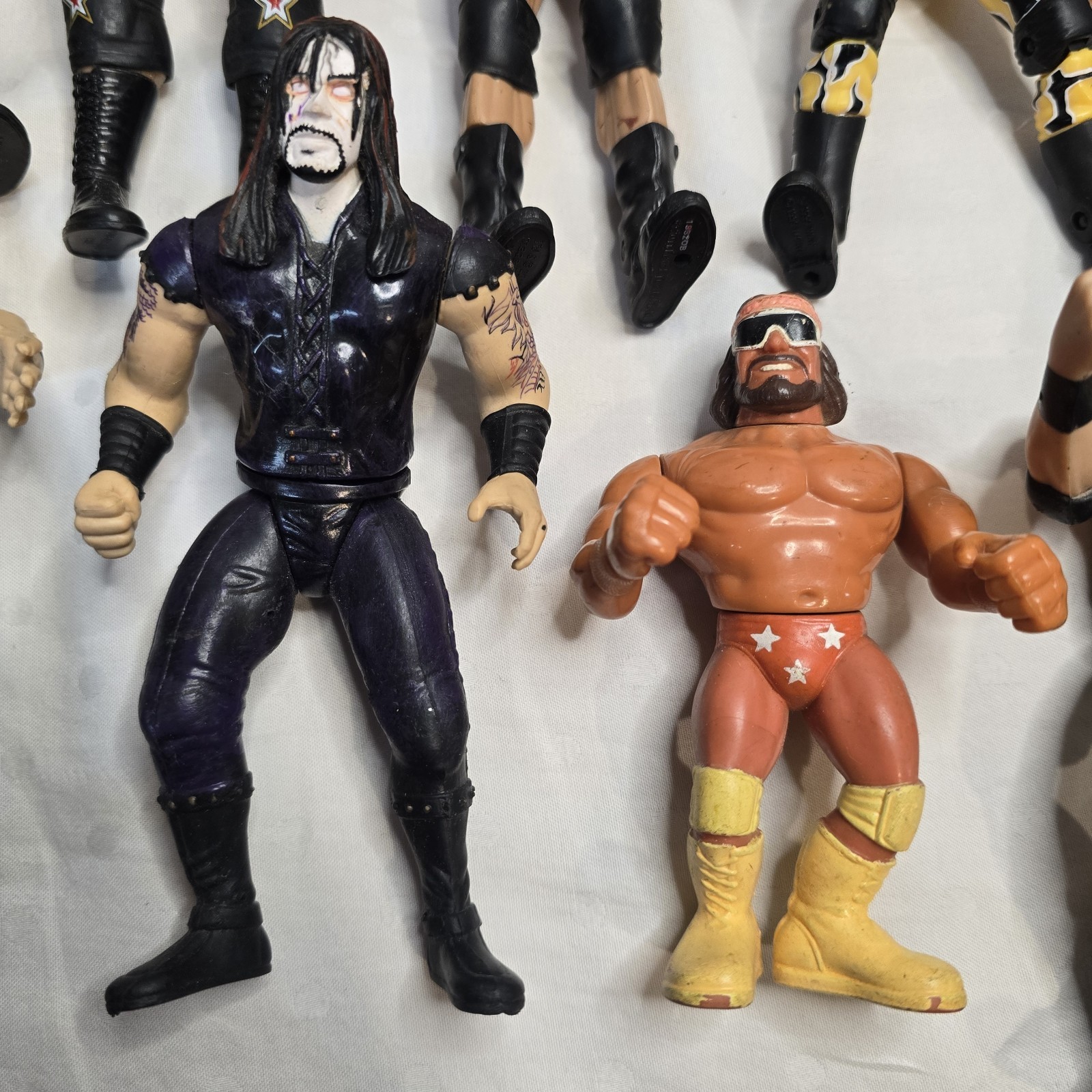 Lot of 29 WWE WWF WCW Wrestling Action Figures Jakks Mattel Hulk Hogan Rock…