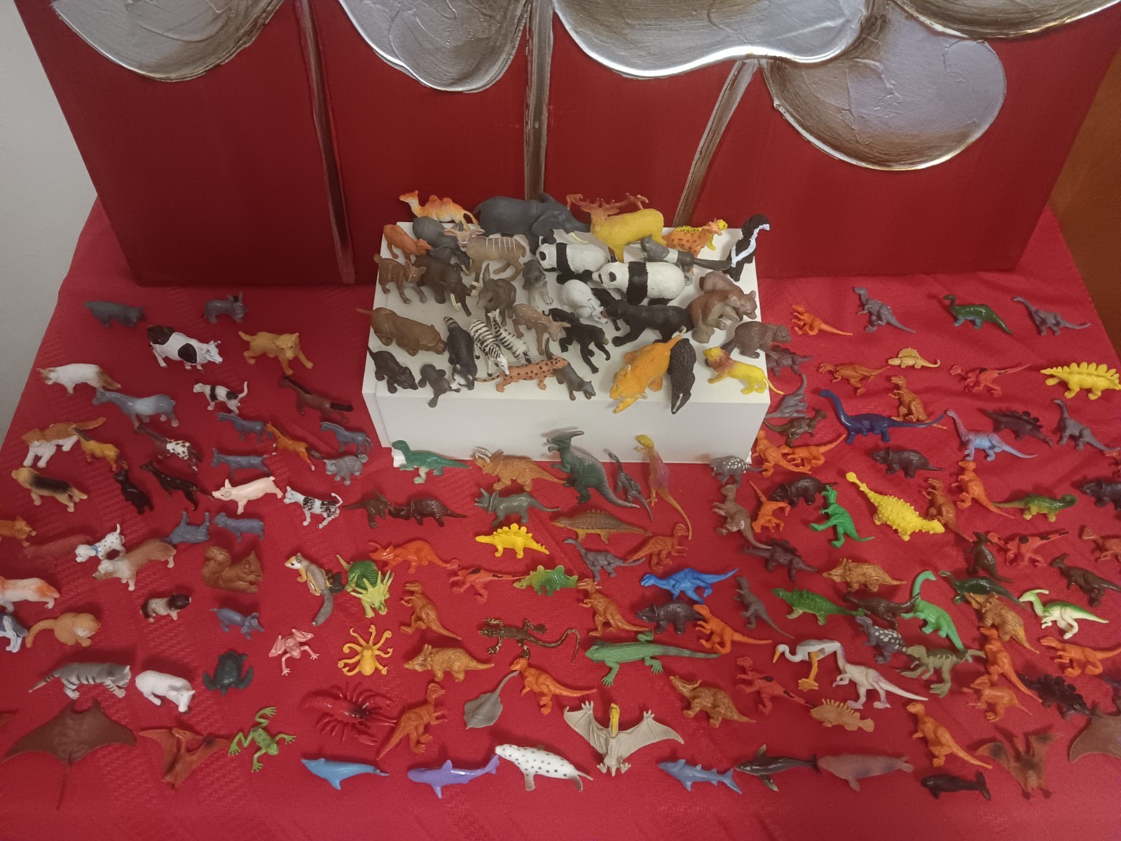SMALL ANIMAL LOT OF 180 JUNGLE SEA DINOSAURS ZOO REPTILES FARM HARD PLASTIC TOYS
