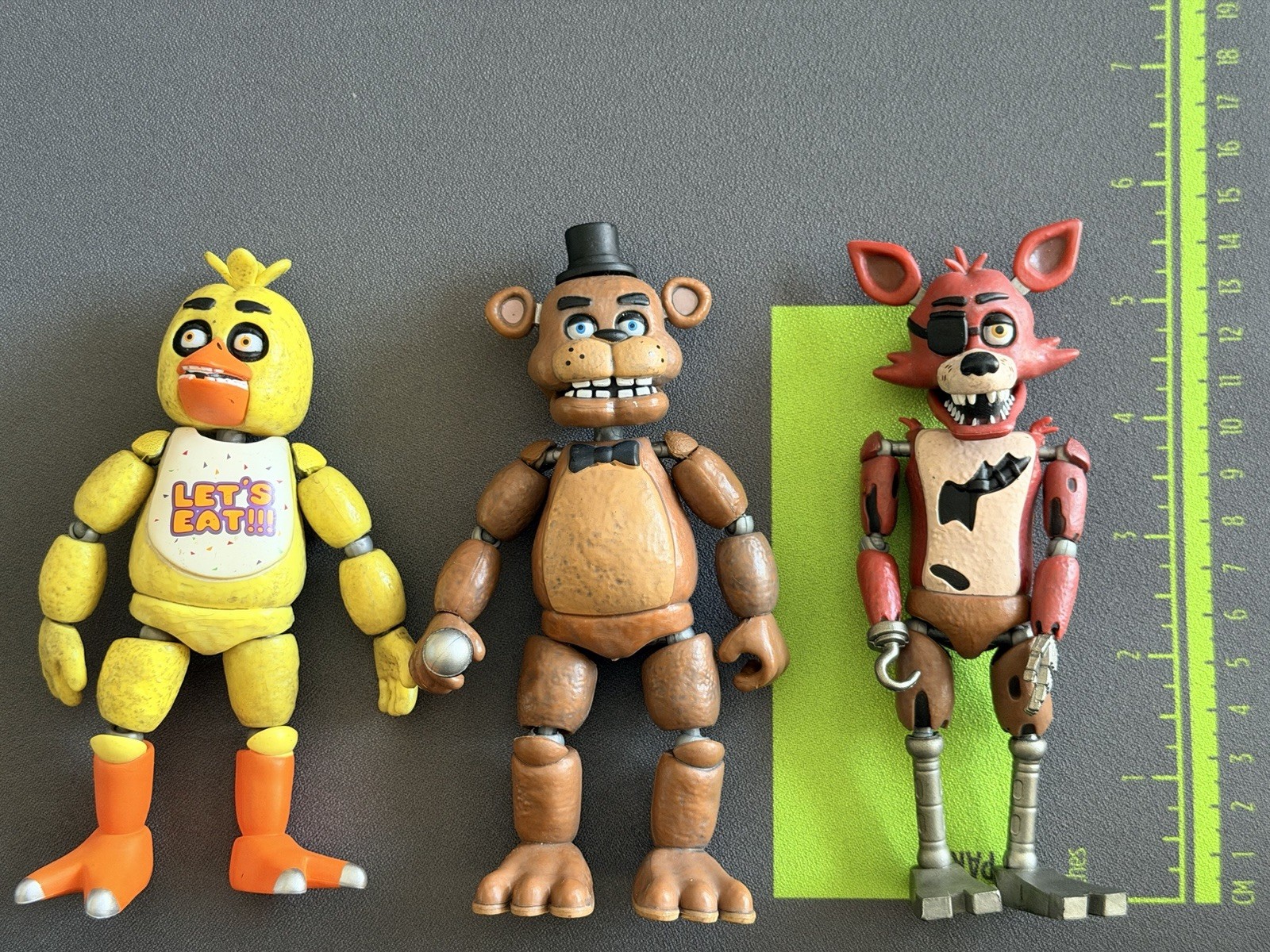 LOT OF 3 FUNKO FIVE NIGHTS AT FREDDY’S + FOXY + CHICA 5″ ACTION FIGURE FNAF