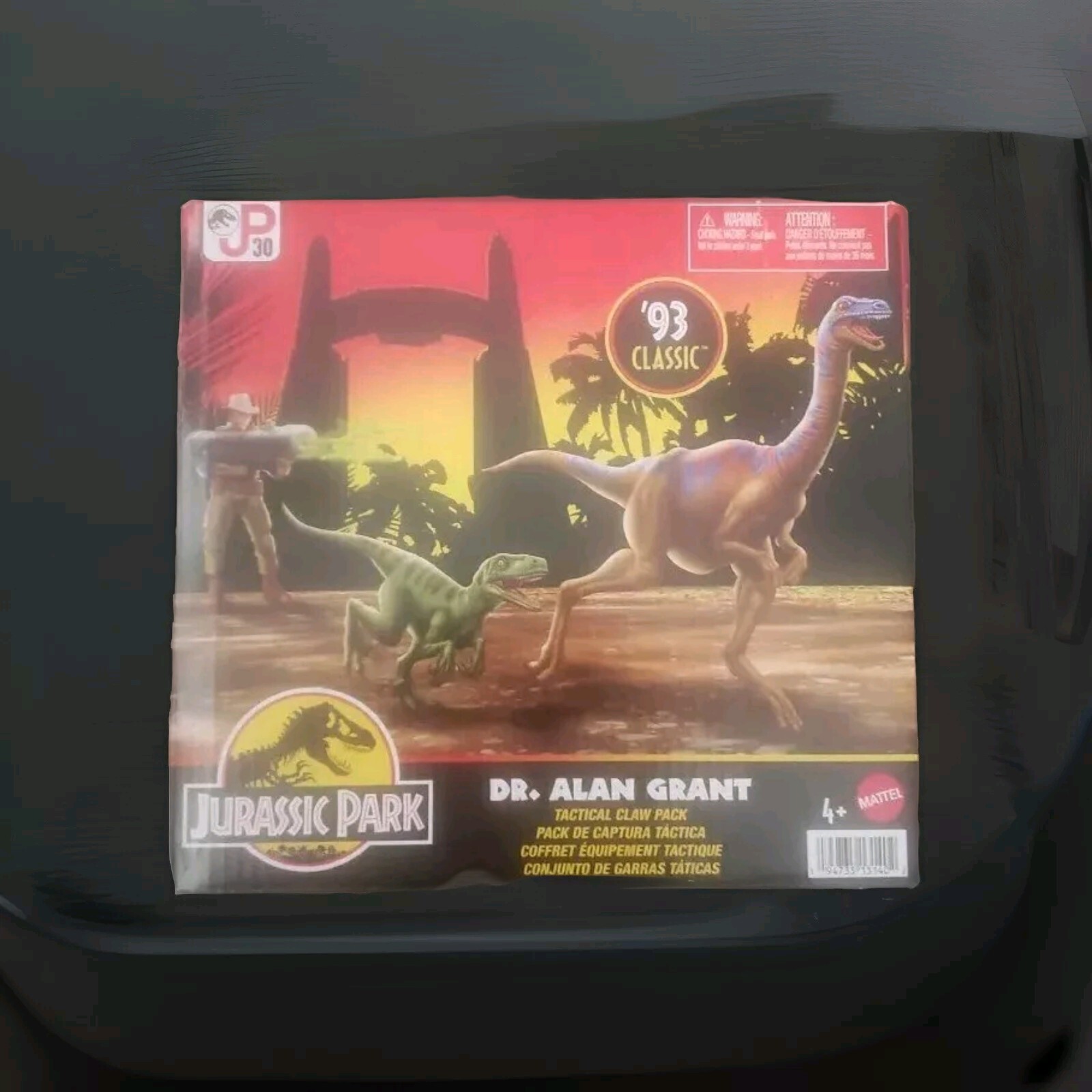 Mattel ‘93 Classic Jurassic Park Dr. Alan Grant Tactical Claw Pack NIP