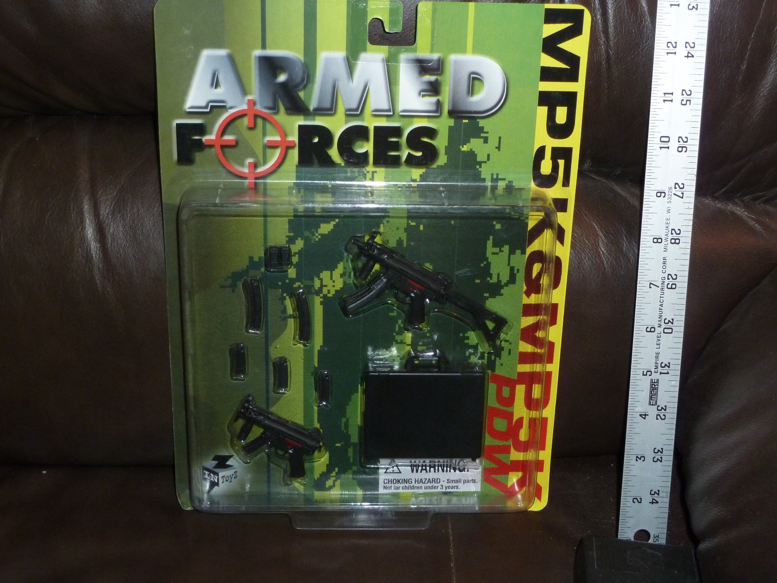 INTOYZ ARMED FORCES MP5K AND MP5KPDW CARDED WEAPONS 1/6TH SCALE