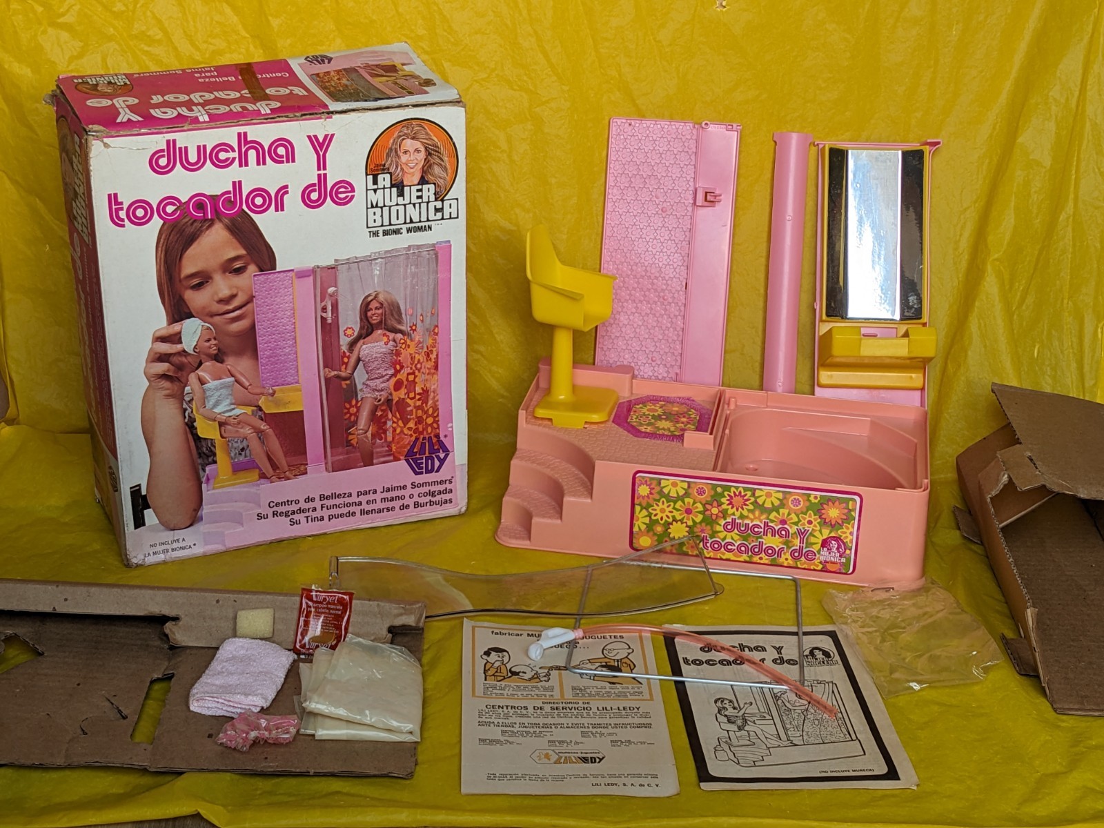 Vintage Lili Ledy Bionic Woman SHOWER AND VANITY w box 1975 Kenner