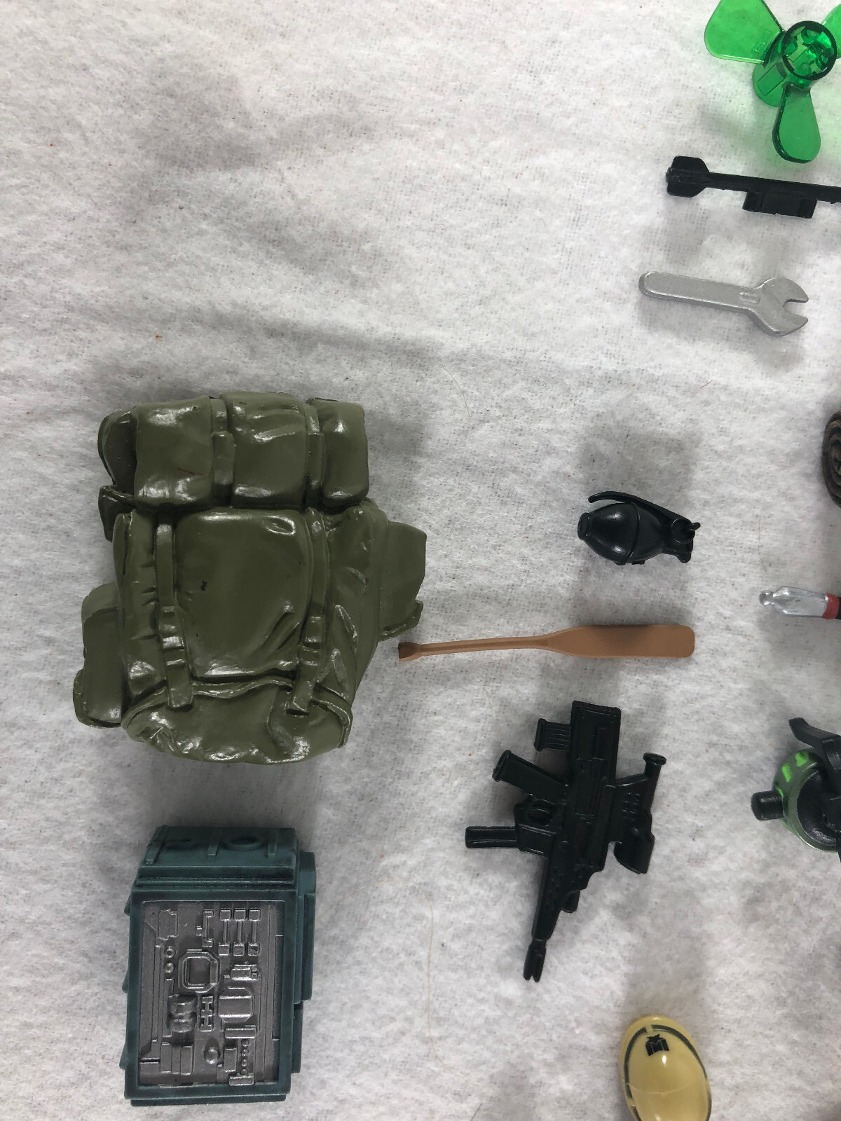 Vintage Action Figure Military GI Joe Weapons Helmets Backpack More Lot of 31
