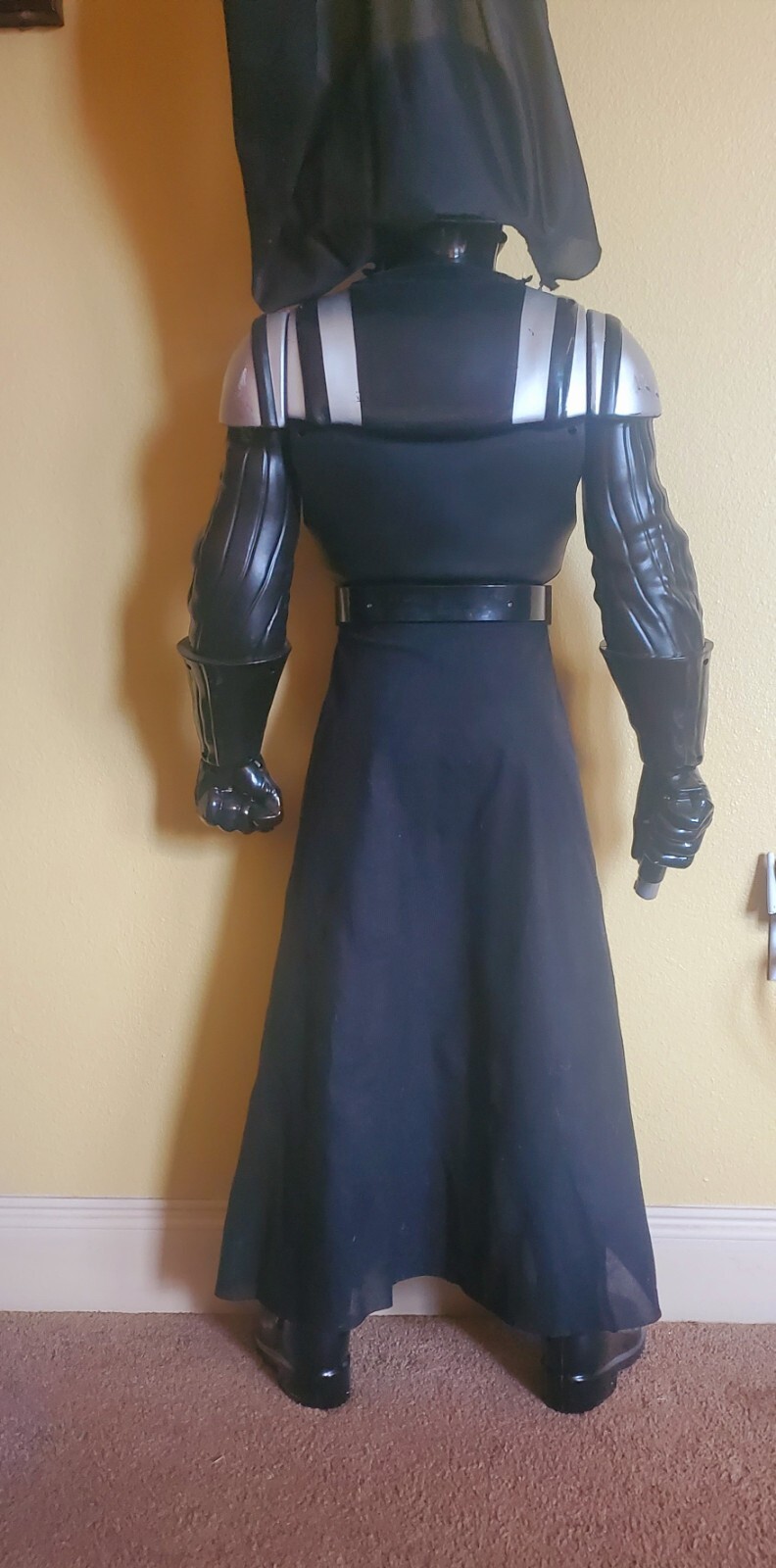STAR WARS 4 FT (48”) LIFE SIZE DARTH VADER.