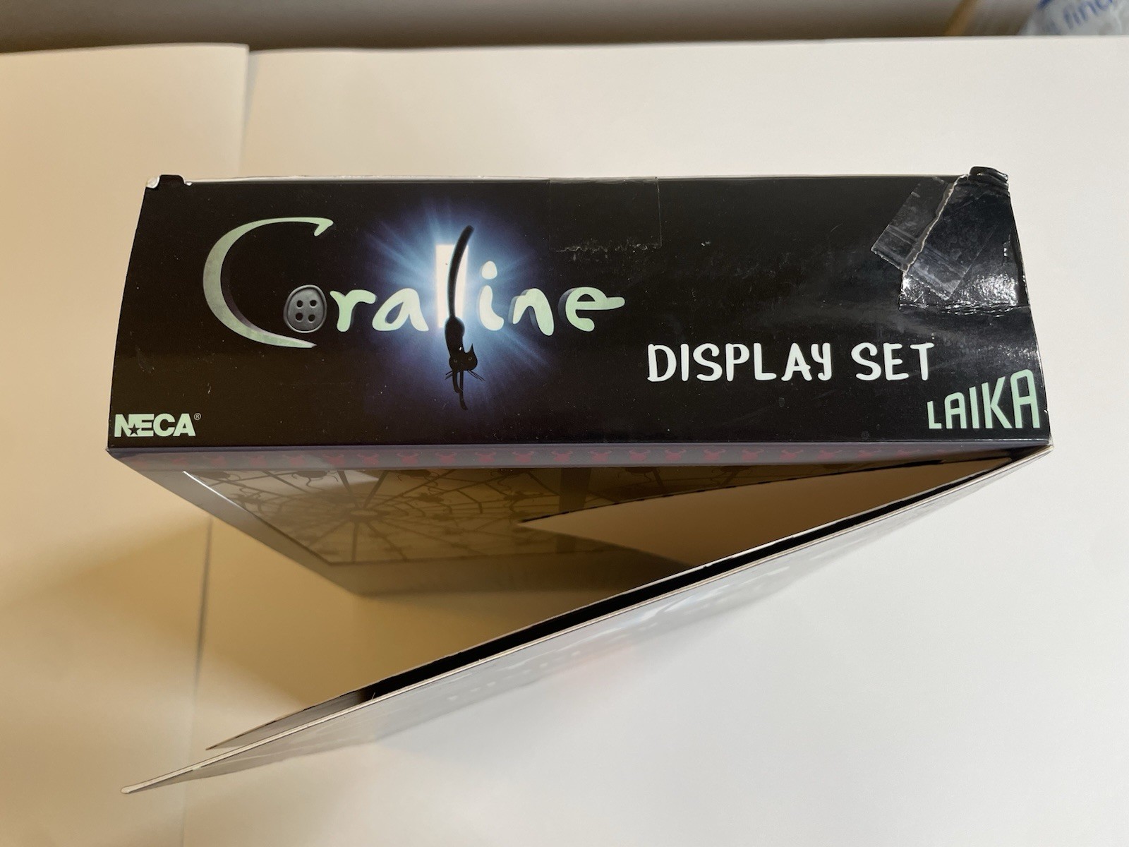 NECA Coraline Pajama Display Set Laika Figure SDCC Rare 2017 Exclusive Torn Box