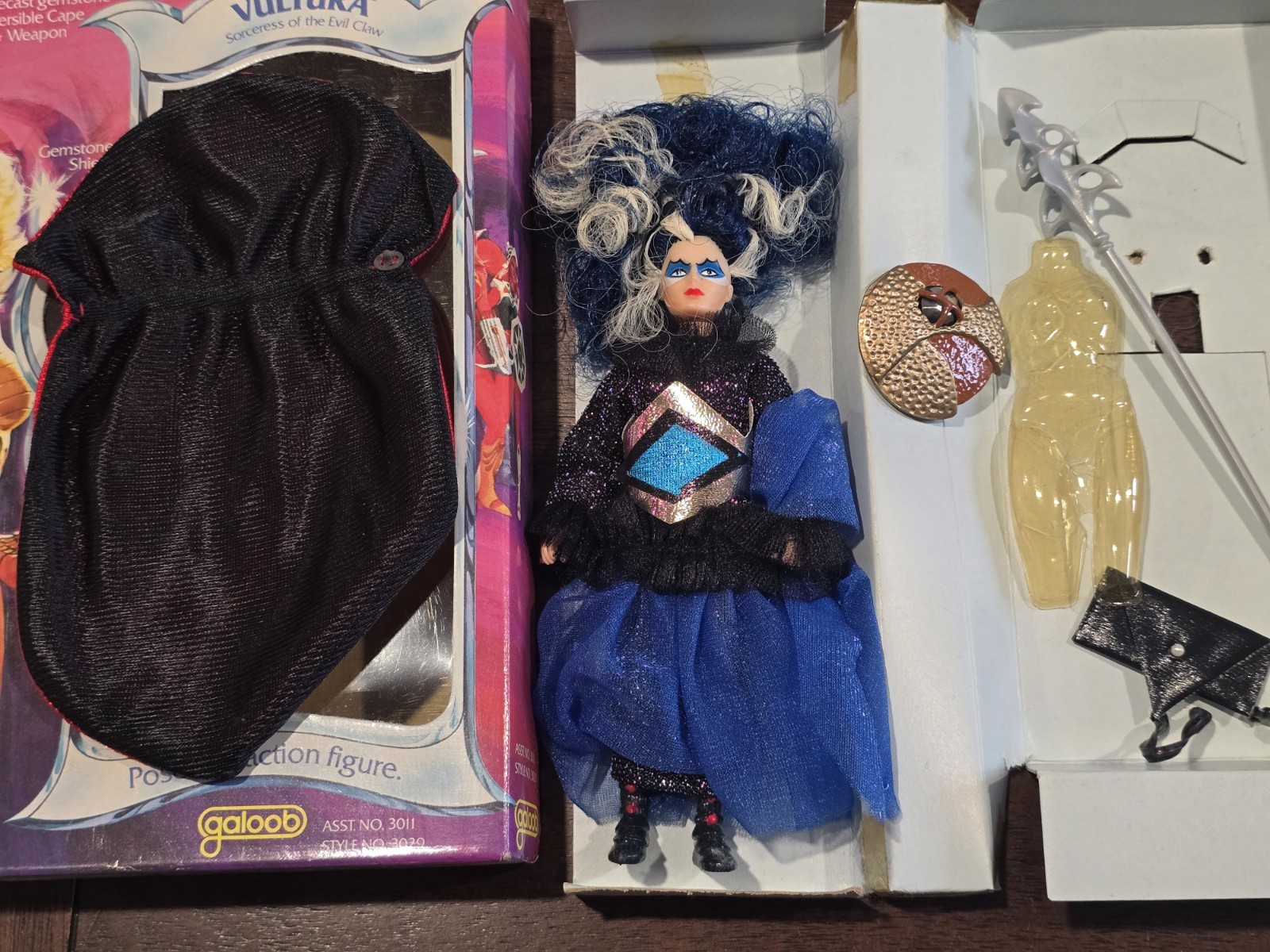 Vintage 1984 Galoob Golden Girl Vultura Evil Claw Action Figure #3011 w/ Box Acc