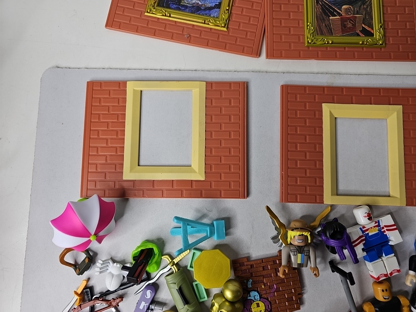 Roblox Toys Action Mini Figures Lot Of Figures and Accessories