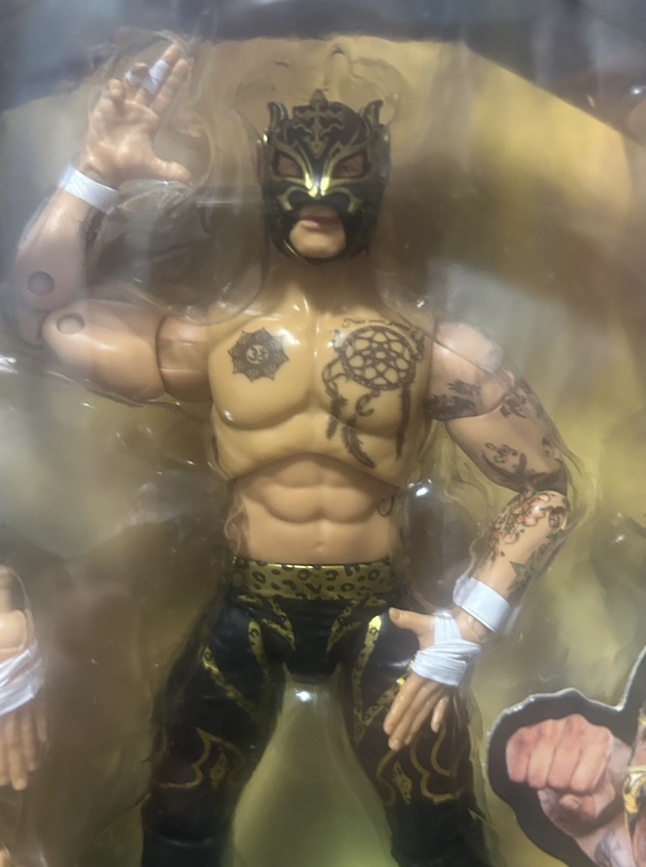 PENTA EL ZERO M & REY FENIX AEW UNRIVALED SERIES 6 FACTORY SEALED W/DEFENDERS