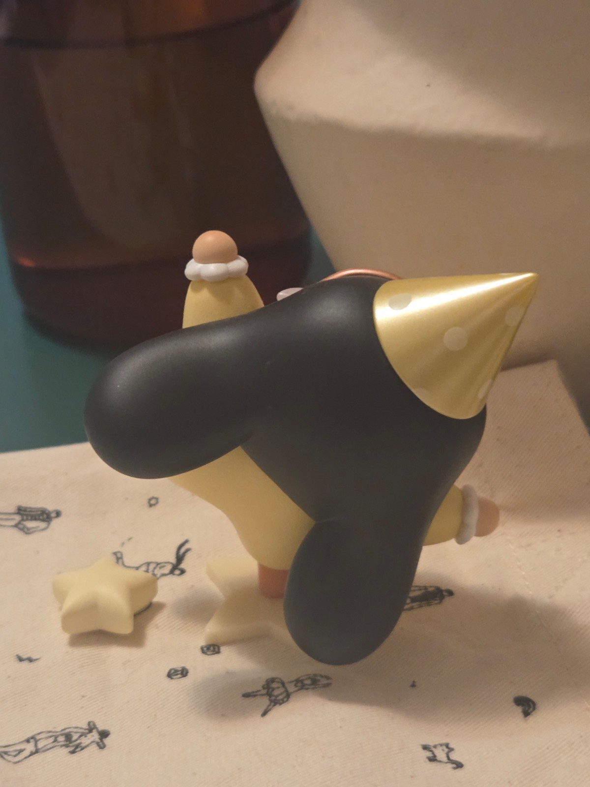 Crybaby Crying to the Moon Figurine – The Dancing Star