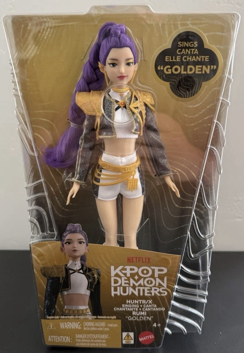 KPop Demon Hunters Huntrix RUMI Singing Golden Doll Mattel