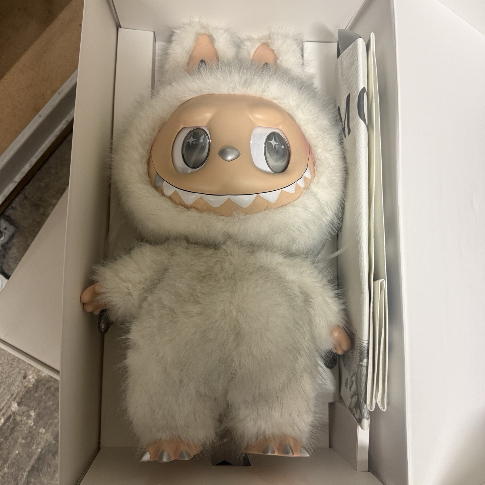 Brand new *Displayed* Popmart The Monsters Labubu Zimomo Angel in Clouds w/ Tote