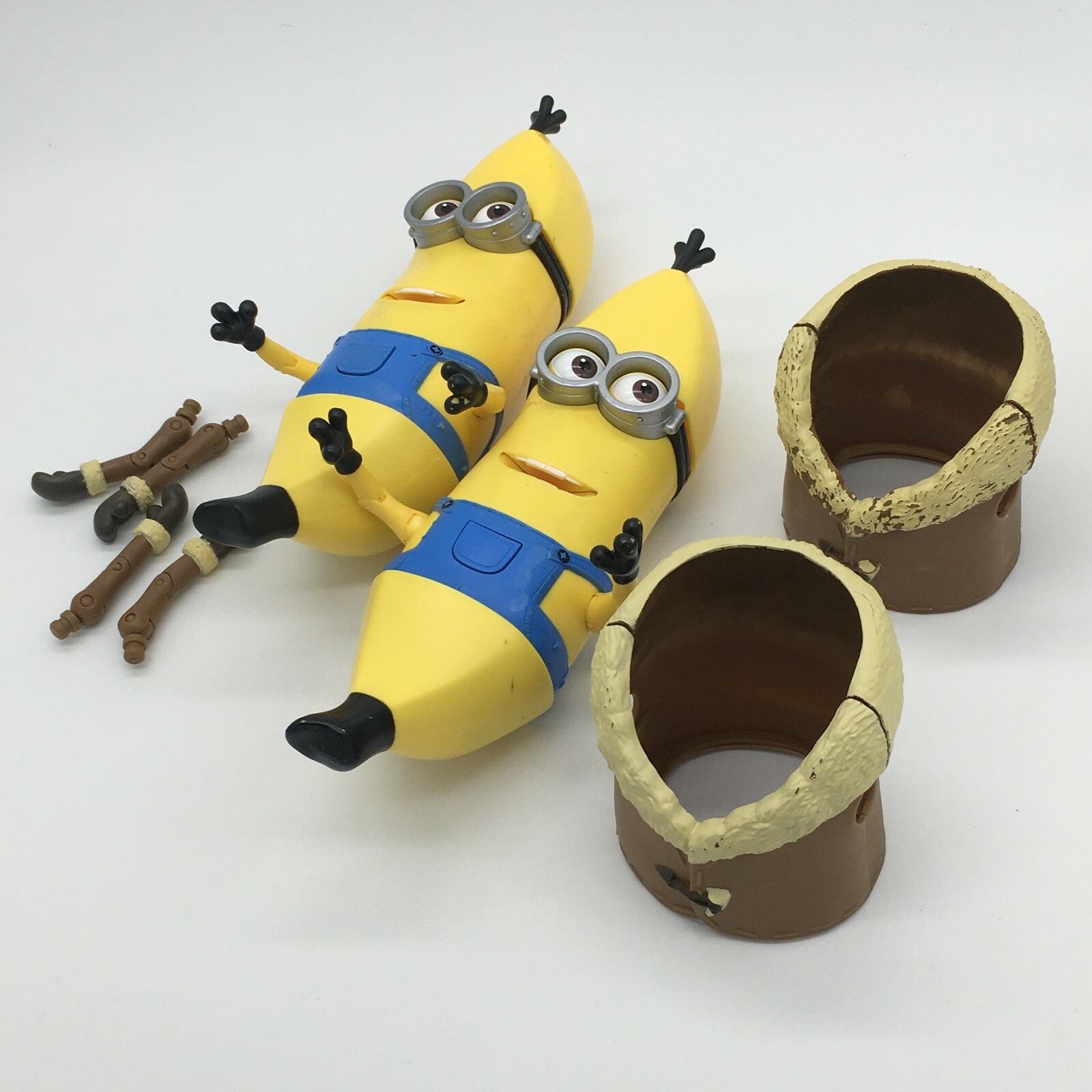 Minions Deluxe Action Figure LOT of 2 – Build-A-Minion Arctic Kevin/Banana
