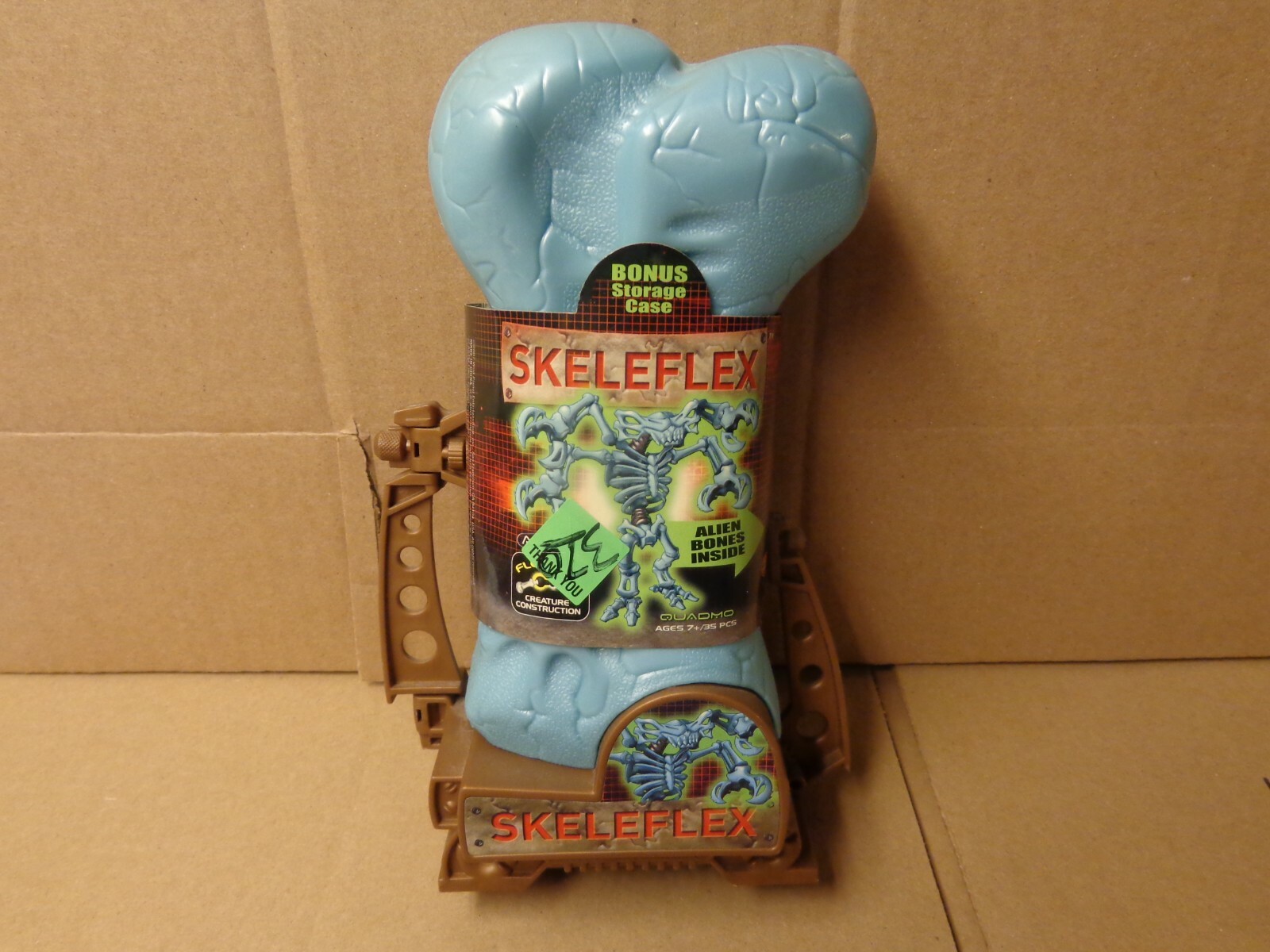 SKELEFLEX (BONUS STORAGE CASE) ALIEN BONES INSIDEFREE CREATURE POSTER INSIDE