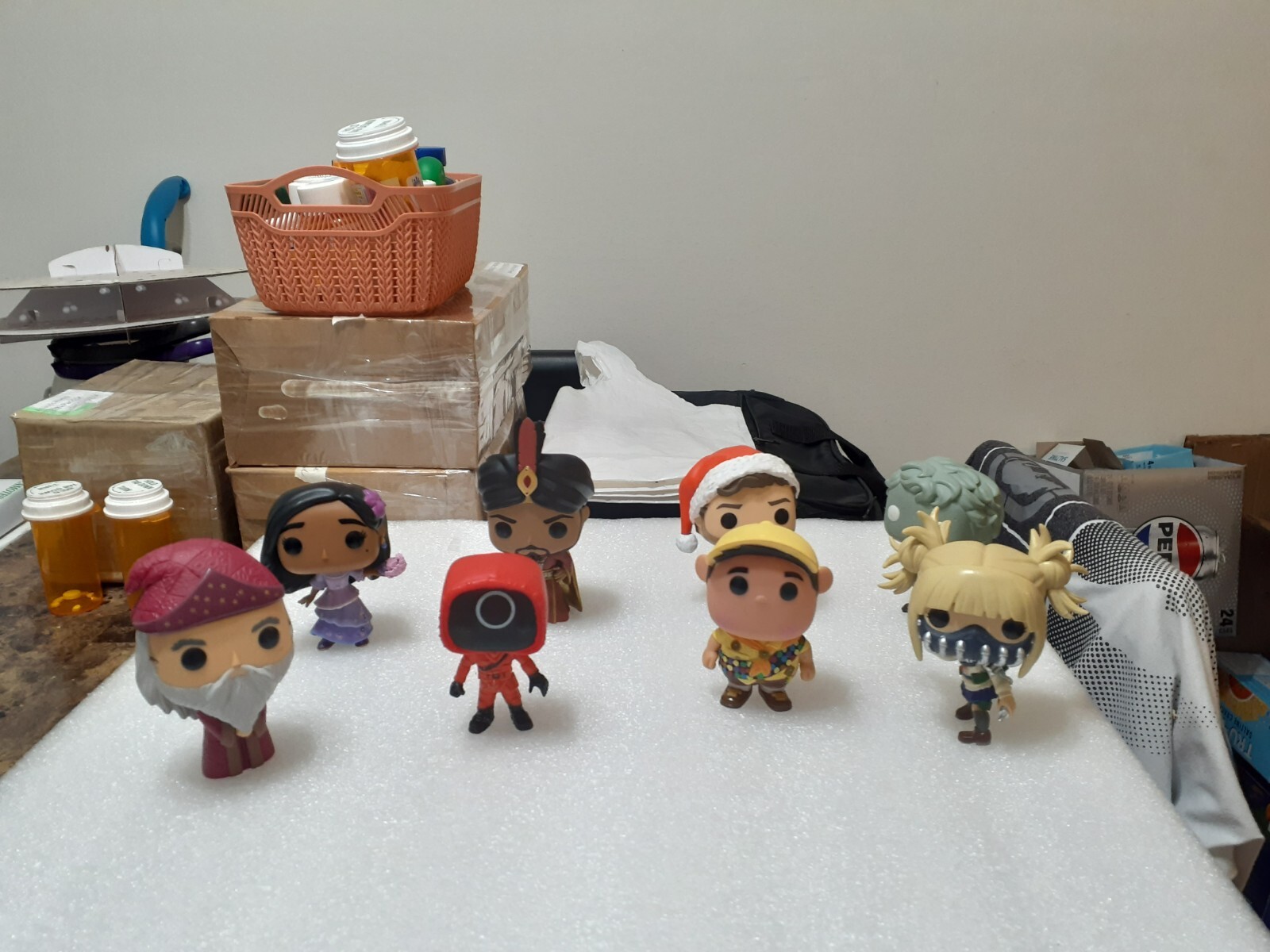 1 LOT OF 8 FUNKO POP MIXED CHARACTERS ORIGINAL ITEM GOOD FOR COLLECTION