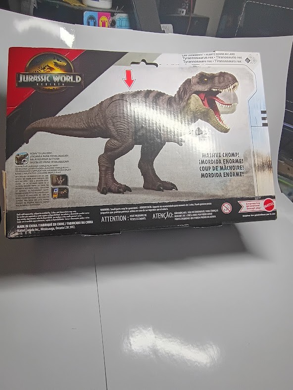 Mattel Jurassic World: Rebirth Lab Lockdown Tyrannosaurus Rex 18″ Massive Chomp
