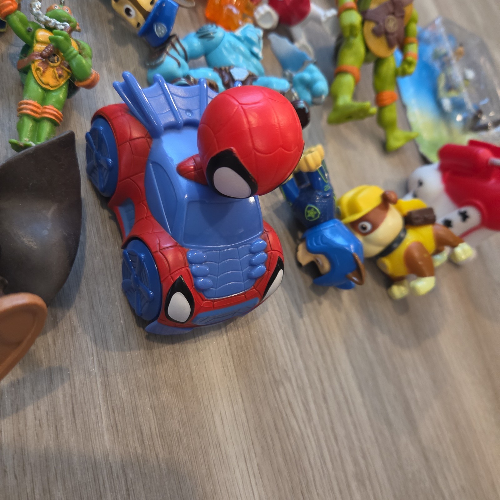 Mixed Lot Of 20 Toys Action Figure Toy Various Brands Heros Vehicle Hero