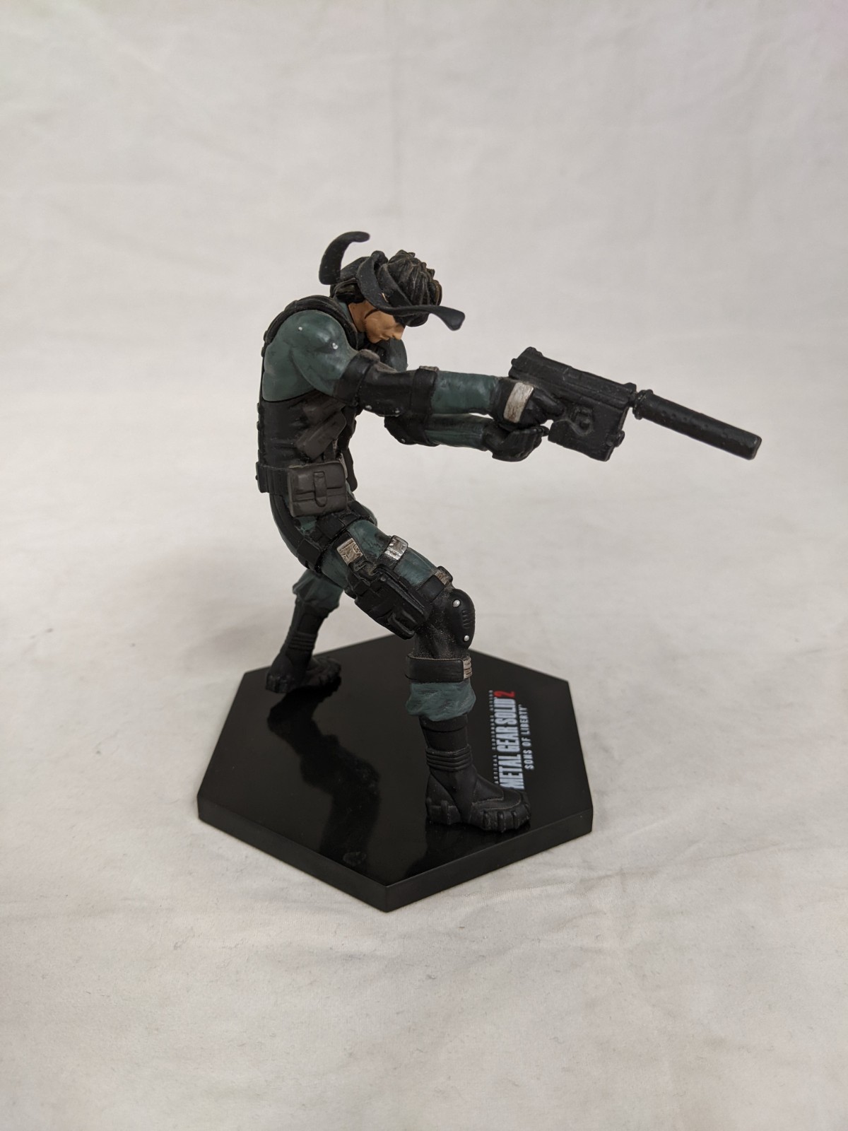 2004 Metal Gear Solid 2 Substance 6″ Snake Figure Base Konami Collection MGS2