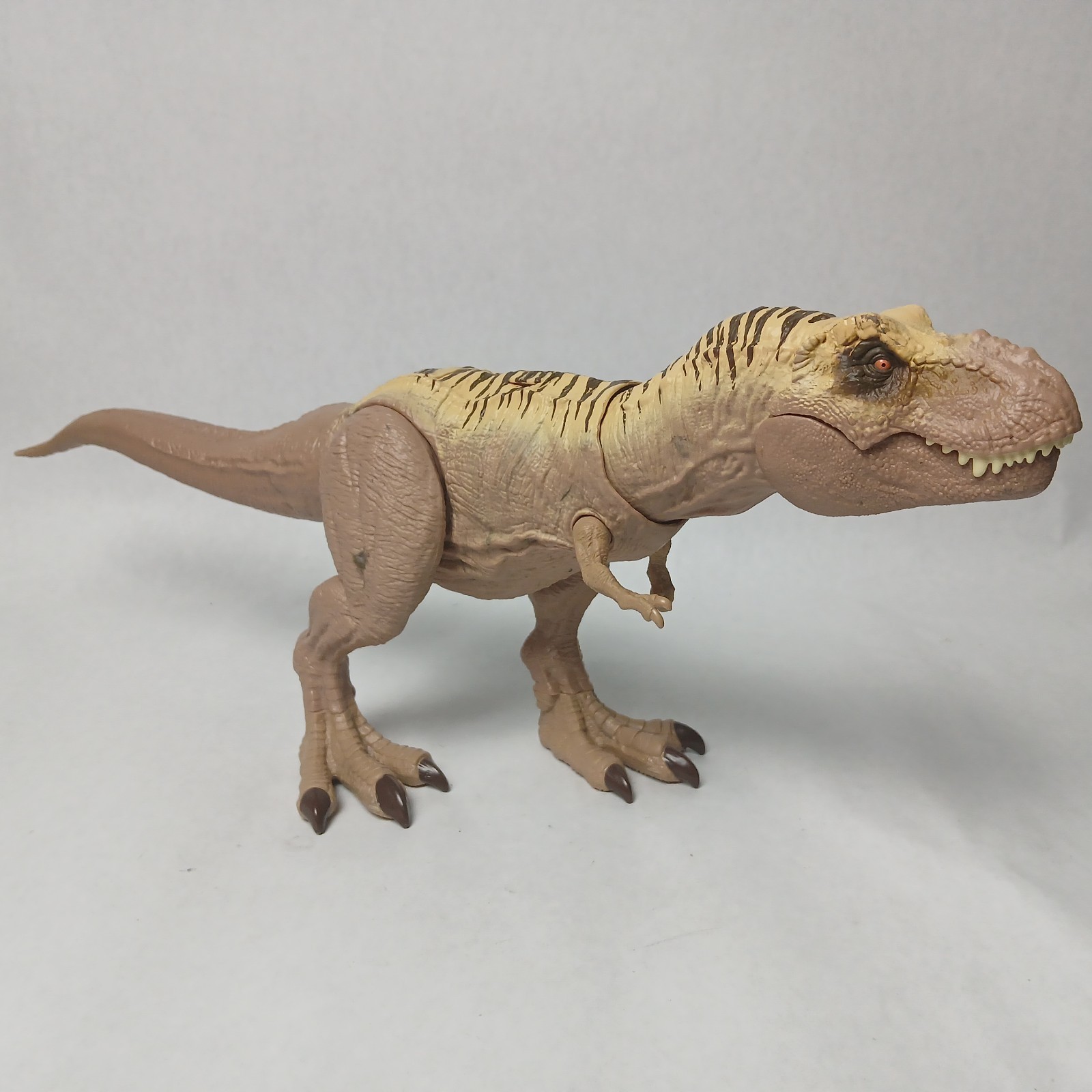 Jurassic Park World Legacy Extreme Chompin 18″ T-REX Mattel 2017