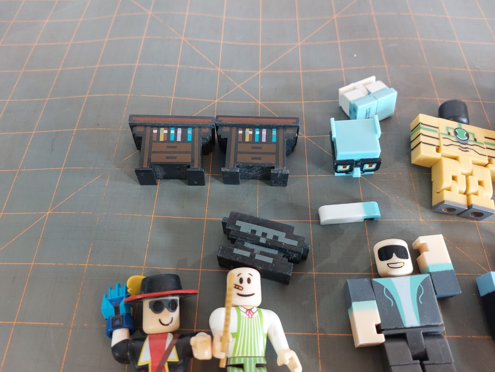 Roblox Toys Lot Of 13 Action Figures Collection Parts