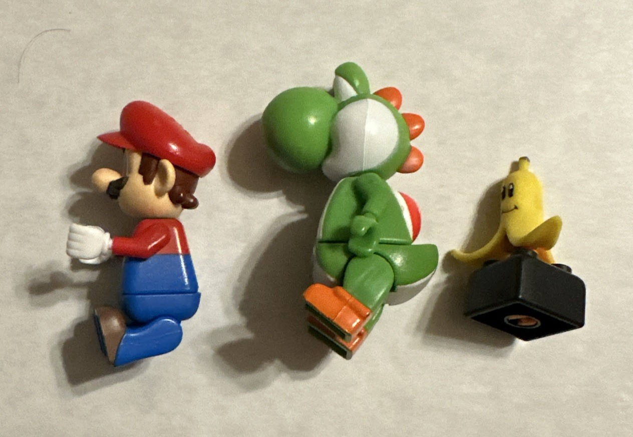 K’NEX Mario•Yoshi•Split Banana Figures 1-2”