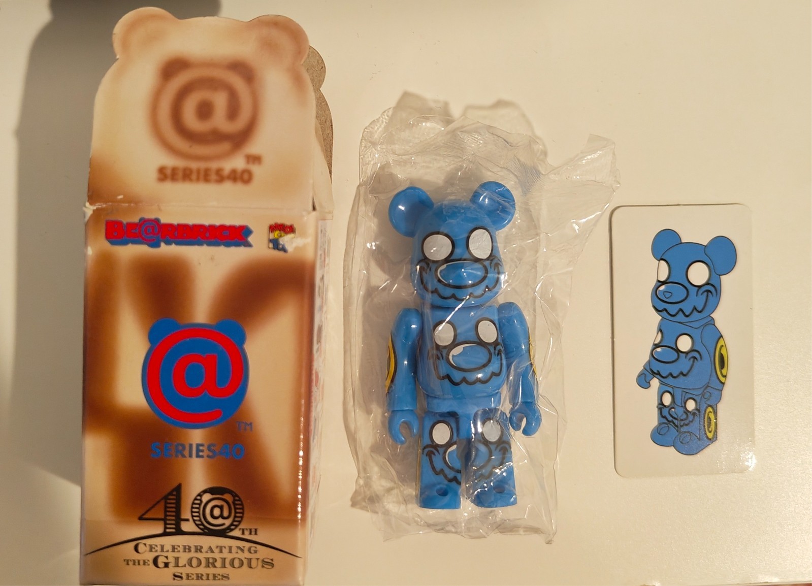 Bearbrick 100% – Secret Chase – Coin Delivery Parking + Card + Original Box