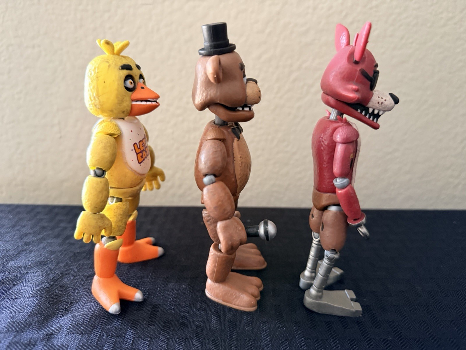 LOT OF 3 FUNKO FIVE NIGHTS AT FREDDY’S + FOXY + CHICA 5″ ACTION FIGURE FNAF
