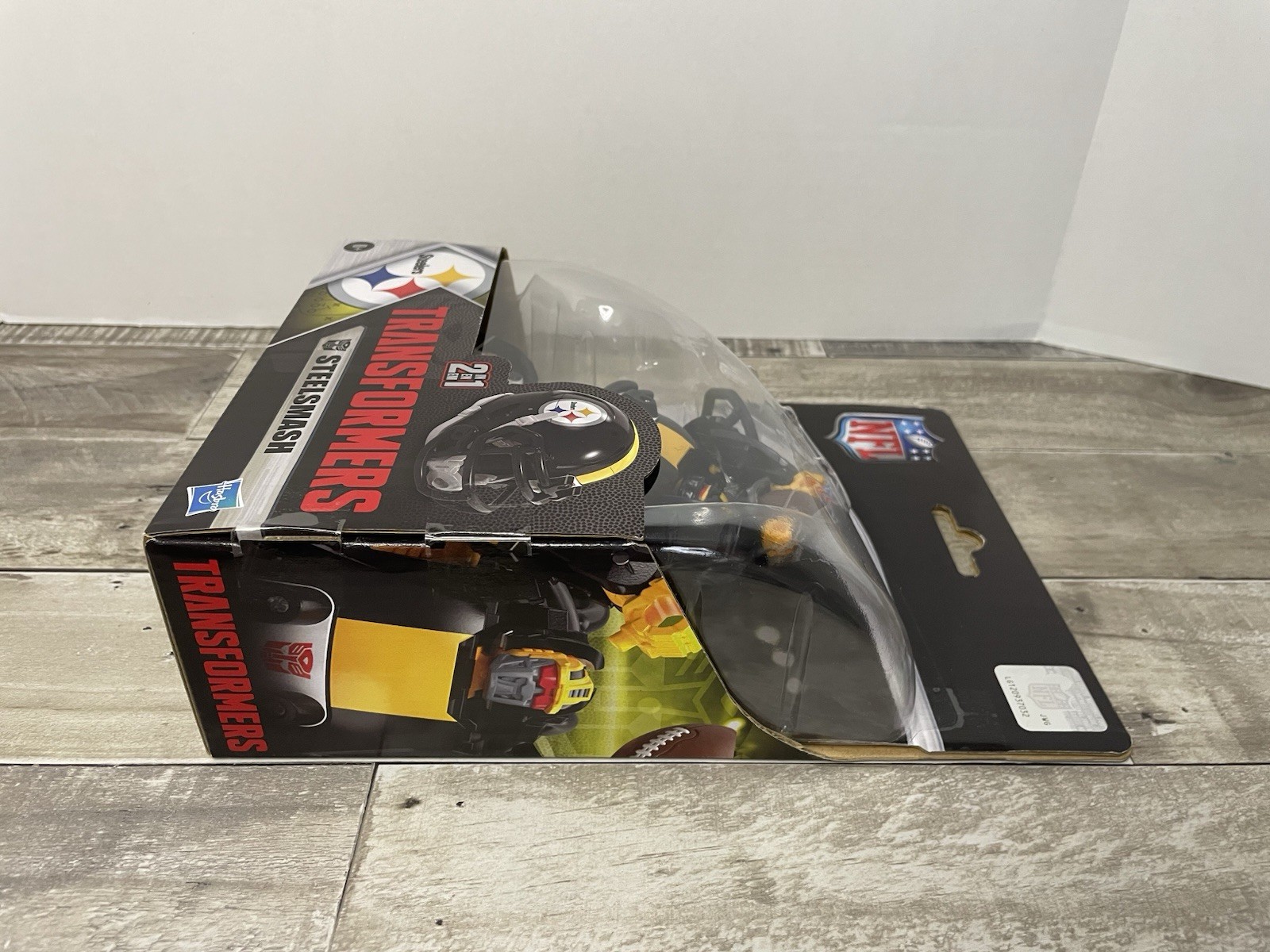 Transformers Steelsmash Pittsburgh Steelers NFL Helmet Robot Figure Hasbro NEW