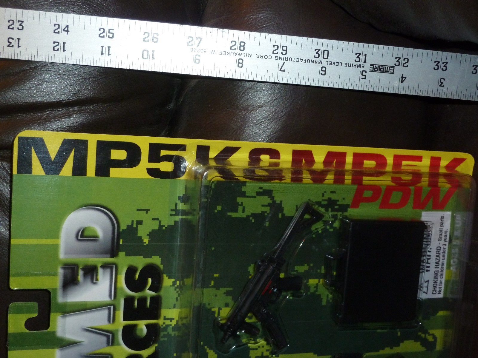 INTOYZ ARMED FORCES MP5K AND MP5KPDW CARDED WEAPONS 1/6TH SCALE