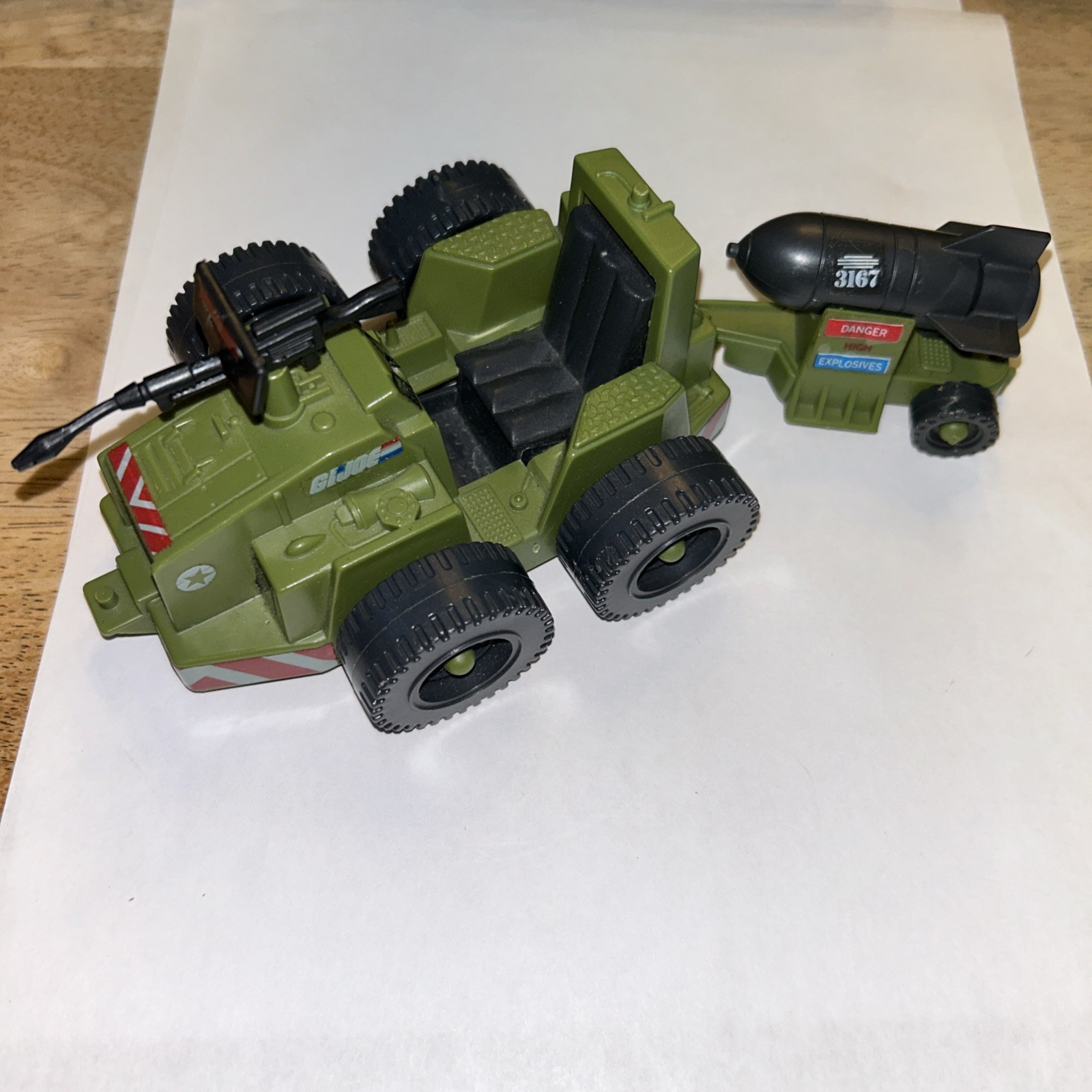 1985 Vintage Hasbro GI Joe Weapon Transport with bomb and trailer R3