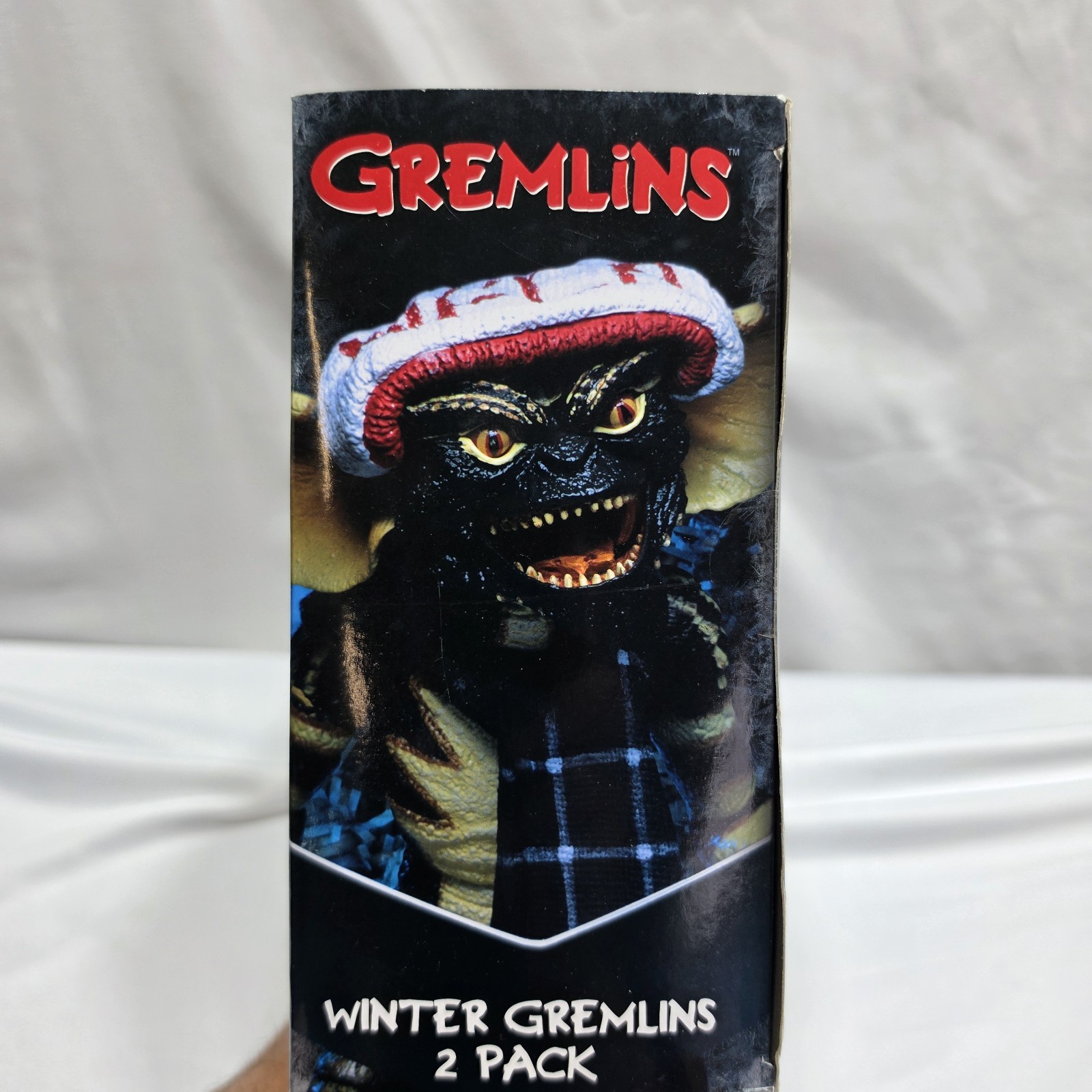 Gremlins: Christmas Carol Winter Scene – Clothed 7″ Scale Action Figures Set of