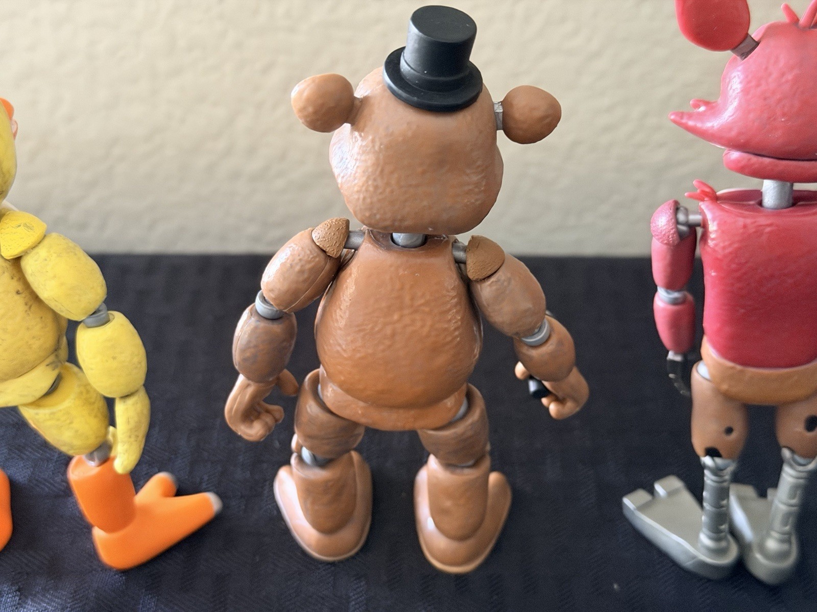 LOT OF 3 FUNKO FIVE NIGHTS AT FREDDY’S + FOXY + CHICA 5″ ACTION FIGURE FNAF