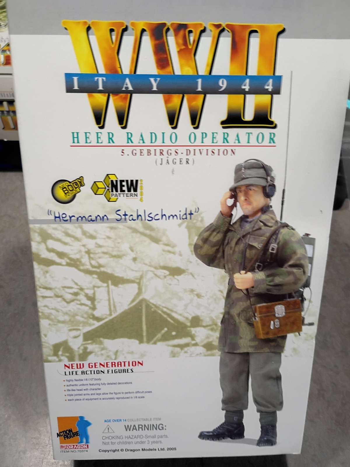 WWII Ardennes 1944 solider 12″ Heer radio operator action figure / Dragon