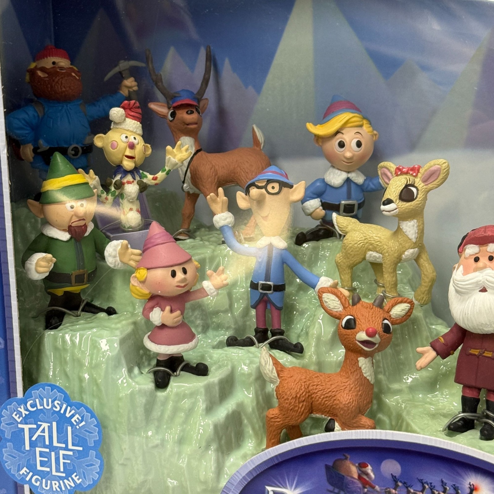Rudolph and The Island Of Misfit Toys Bumble & Friends with Exclusive Tall Elf