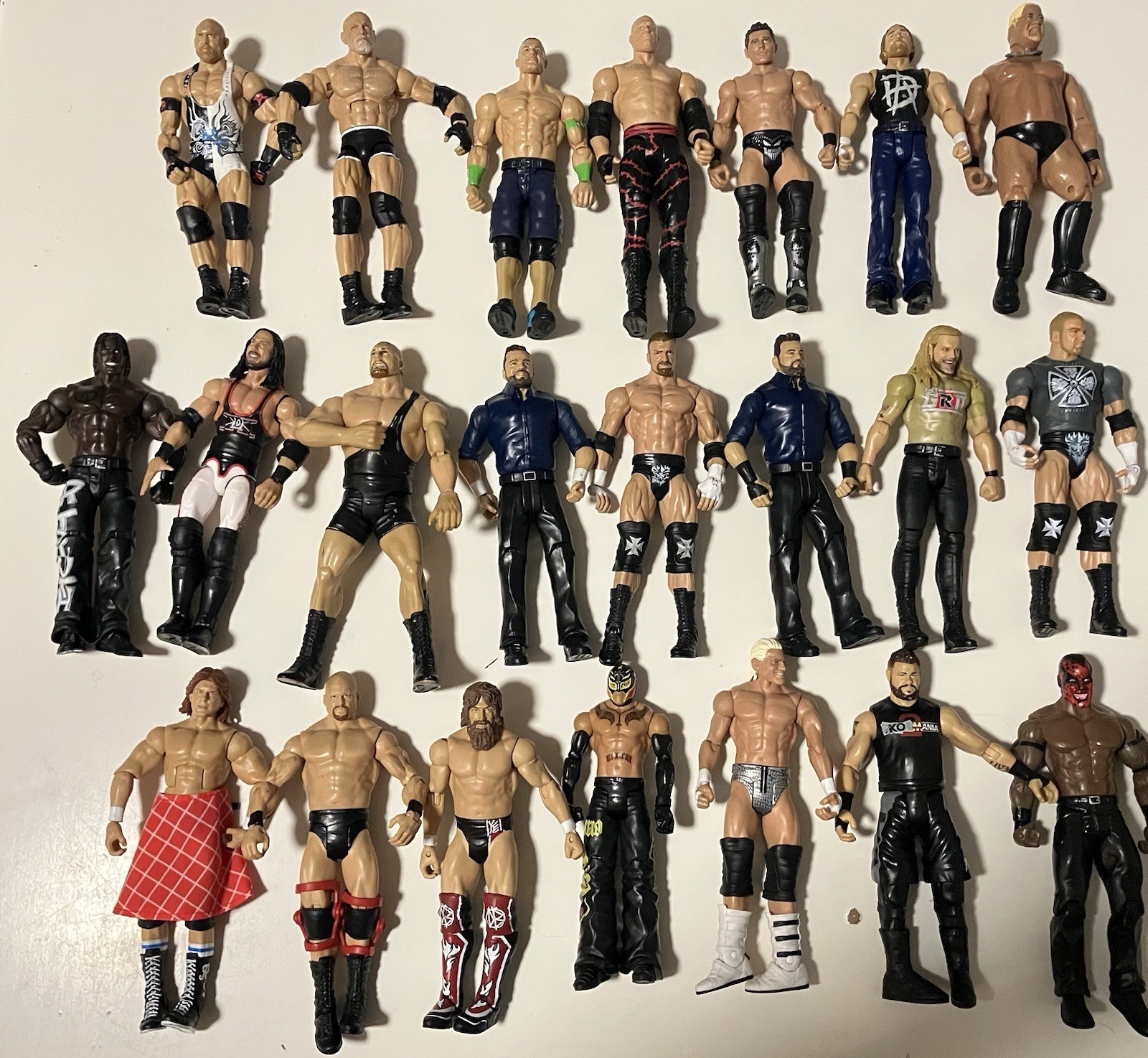 Lot Of 22 WWE Loose Figures 2000s And Up (Big Show,Truth,HHH,Daniel,Piper,Ect)