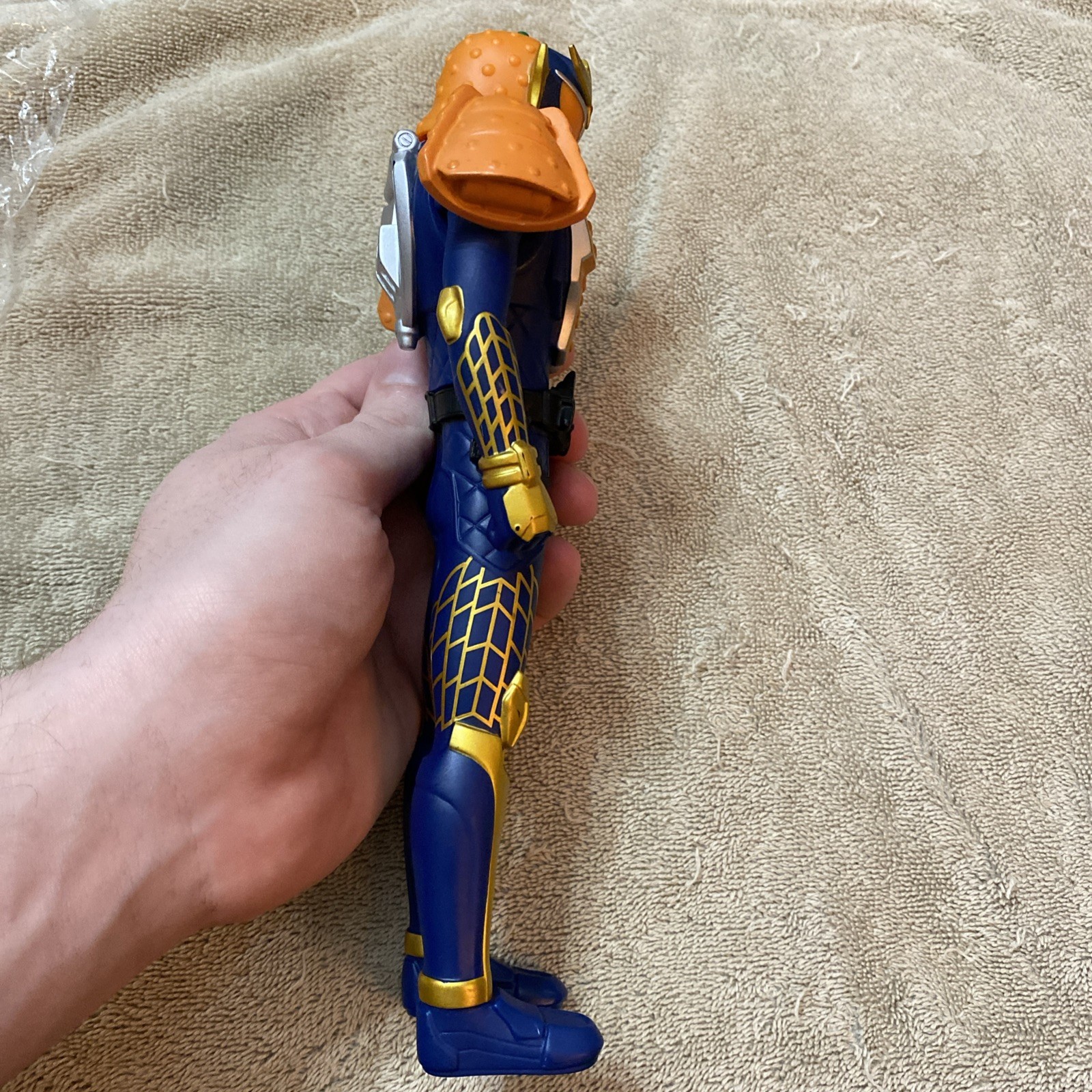 2013 Bandai Kamen Masked Rider Gaim Orange Arms 9.5″ Vinyl Figure