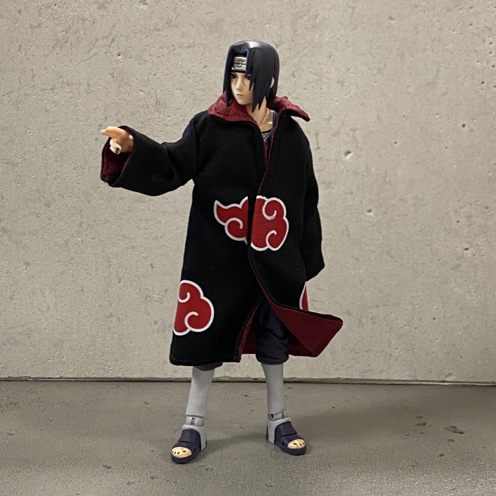 PB-R-ITA: 1/12 scale Akatsuki fabric robe for Bandai SHF Itachi Action Figure