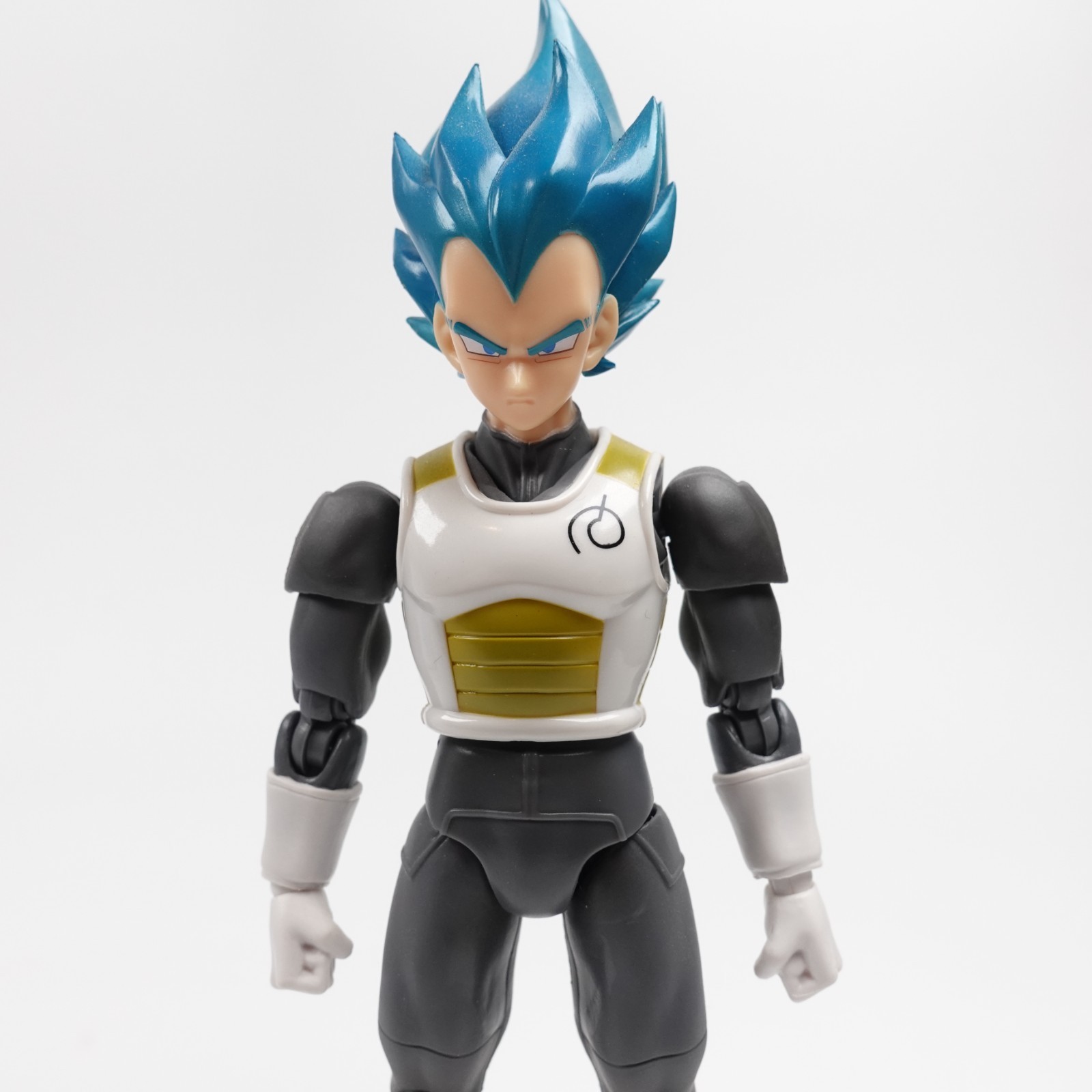 S.H.Figuarts Super Saiyan Blue Vegeta 1.0 Resurrection F Whis Armor Open