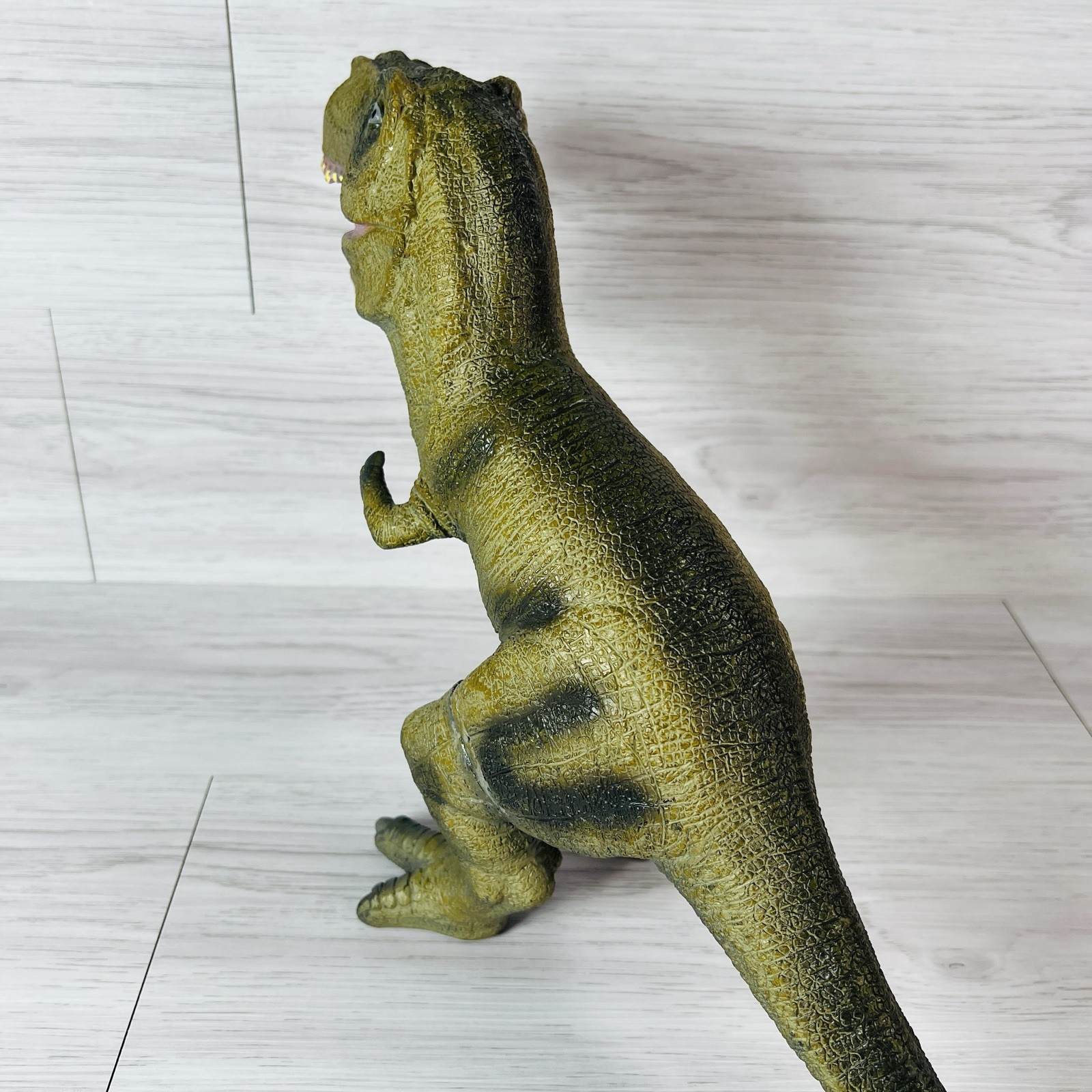 Tyrannosaurus Dinosaur 20″ Figure T Rex T-Rex Toys R US Jurassic Maidenhead Toy