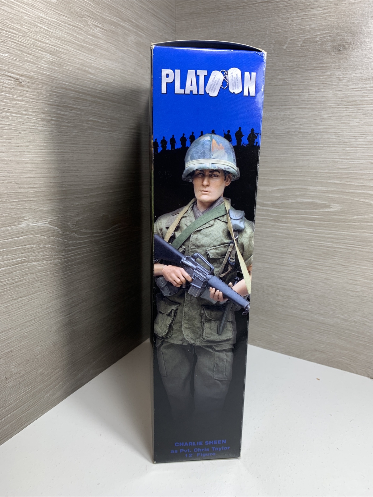Platoon Action Figure – Charlie Sheen as Pvt. Chris Taylor 12” – Sideshow Toy