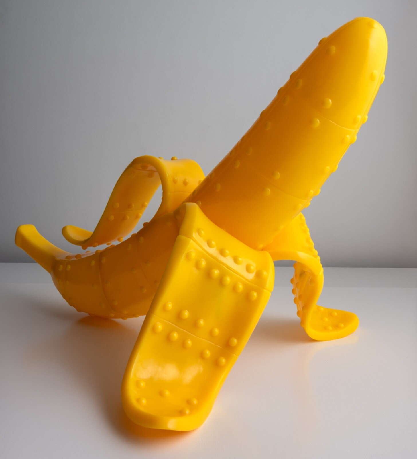 Kozik Mecha Banana 16″ yellow vinyl toy 1 of 50 2011 Ultraviolence