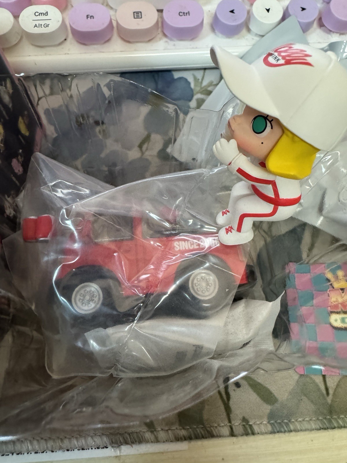 Pop Mart Molly Car Car Van Soda Truck Adorable, US Ship Confirmed Perfect