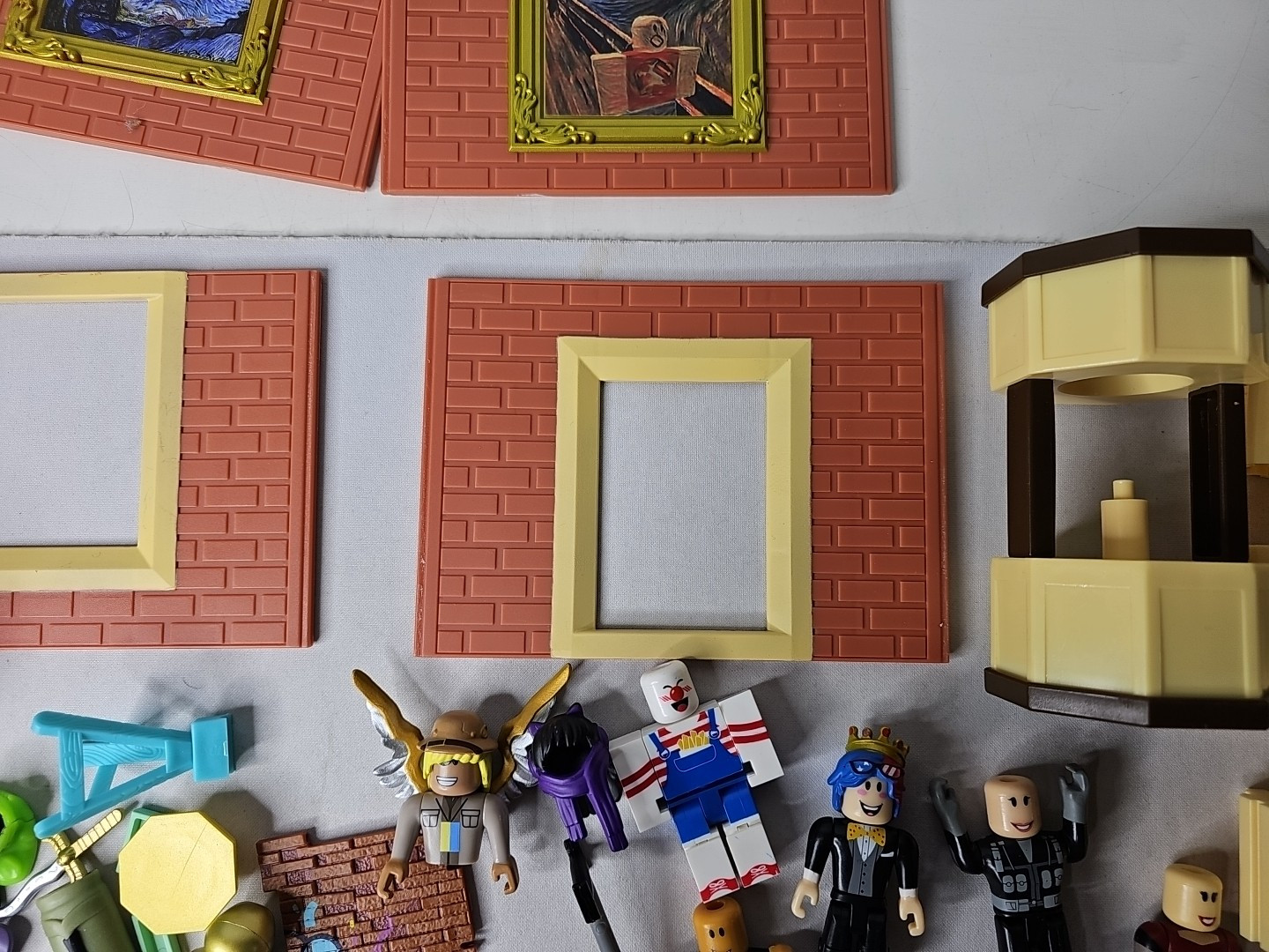 Roblox Toys Action Mini Figures Lot Of Figures and Accessories