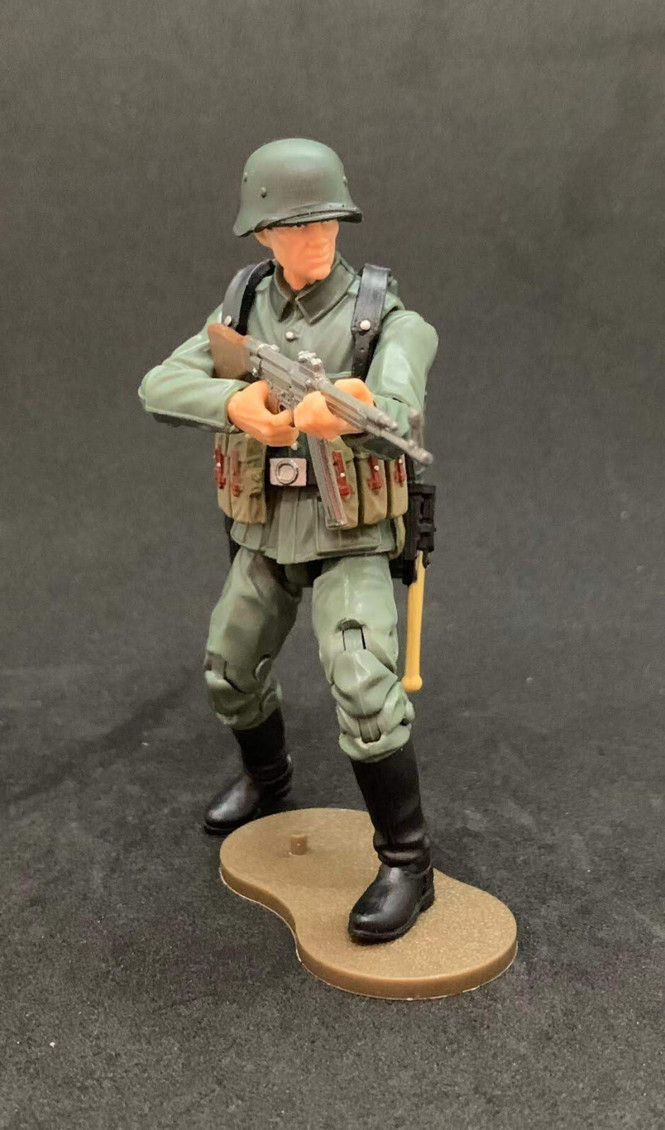 WWII – GERMAN ARMY MP44 GUNNER w/ Gear Marauder 1:18 Scale 4″ GI Joe Type Figure