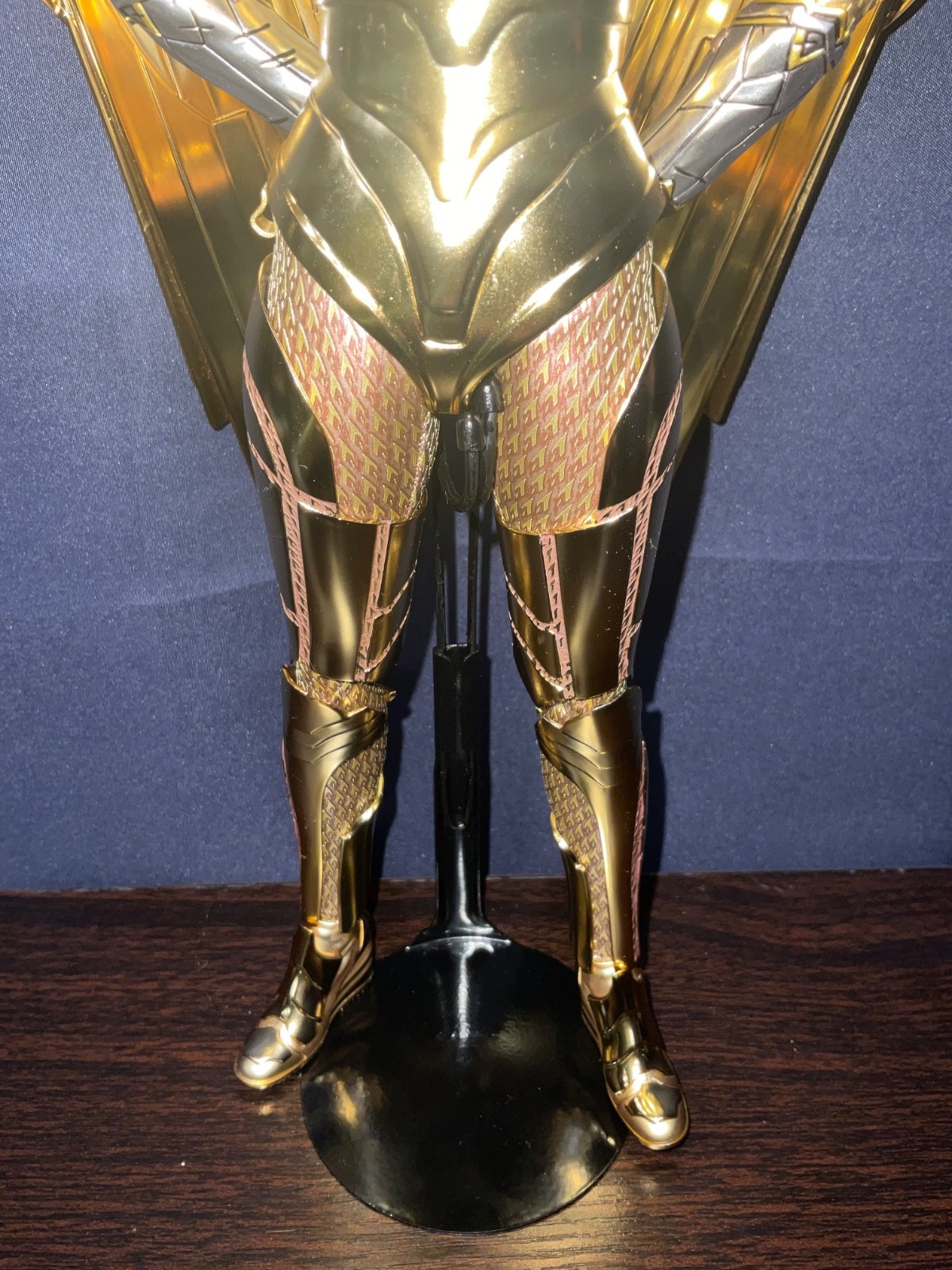 Hot Toys Wonder Woman 1984 Golden Armor – Loose – 1/6 Scale 12 inch scale Figure