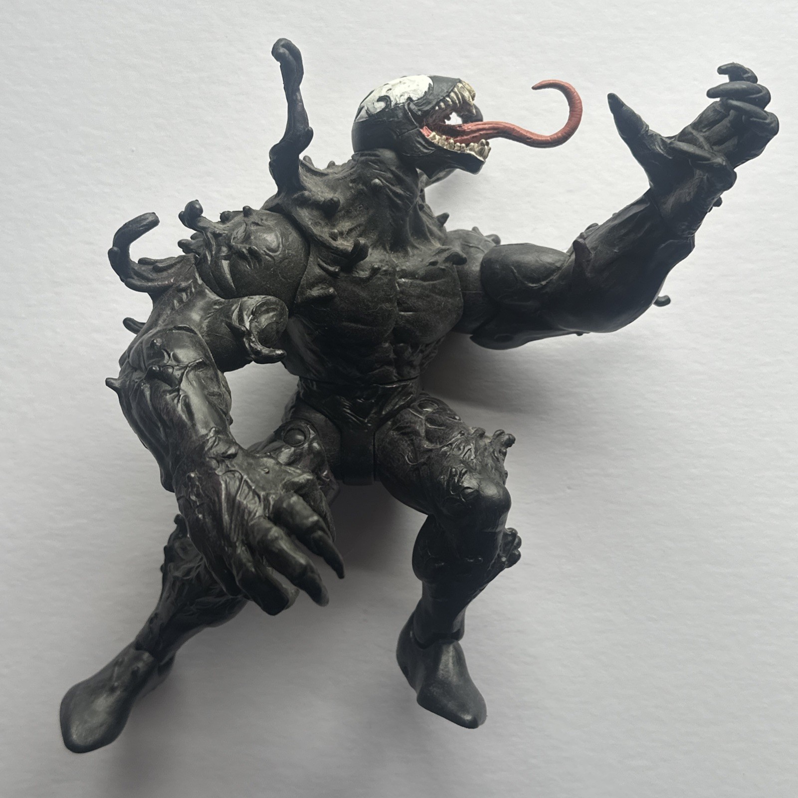 Diamond Select Marvel Ultimate Venom 2003 Action Figure . Nice Condition.