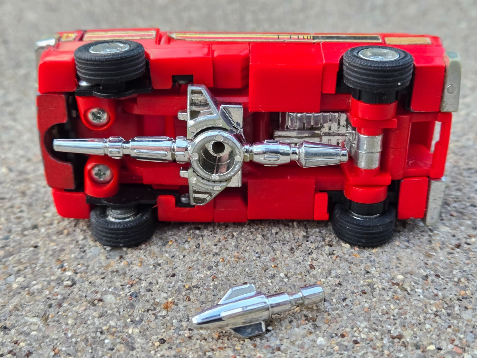 Vintage G1 Transformers Ironhide Autobot 1984 Hasbro Action Figure Broken Track