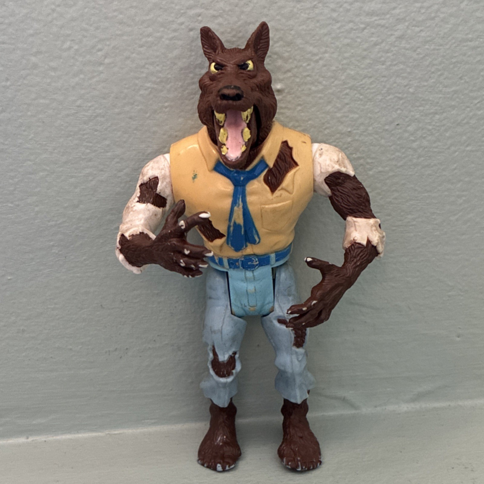 Wolf Action Figure Brown Yellow Blue Plastic Cartoon TV Character Outfit 0027