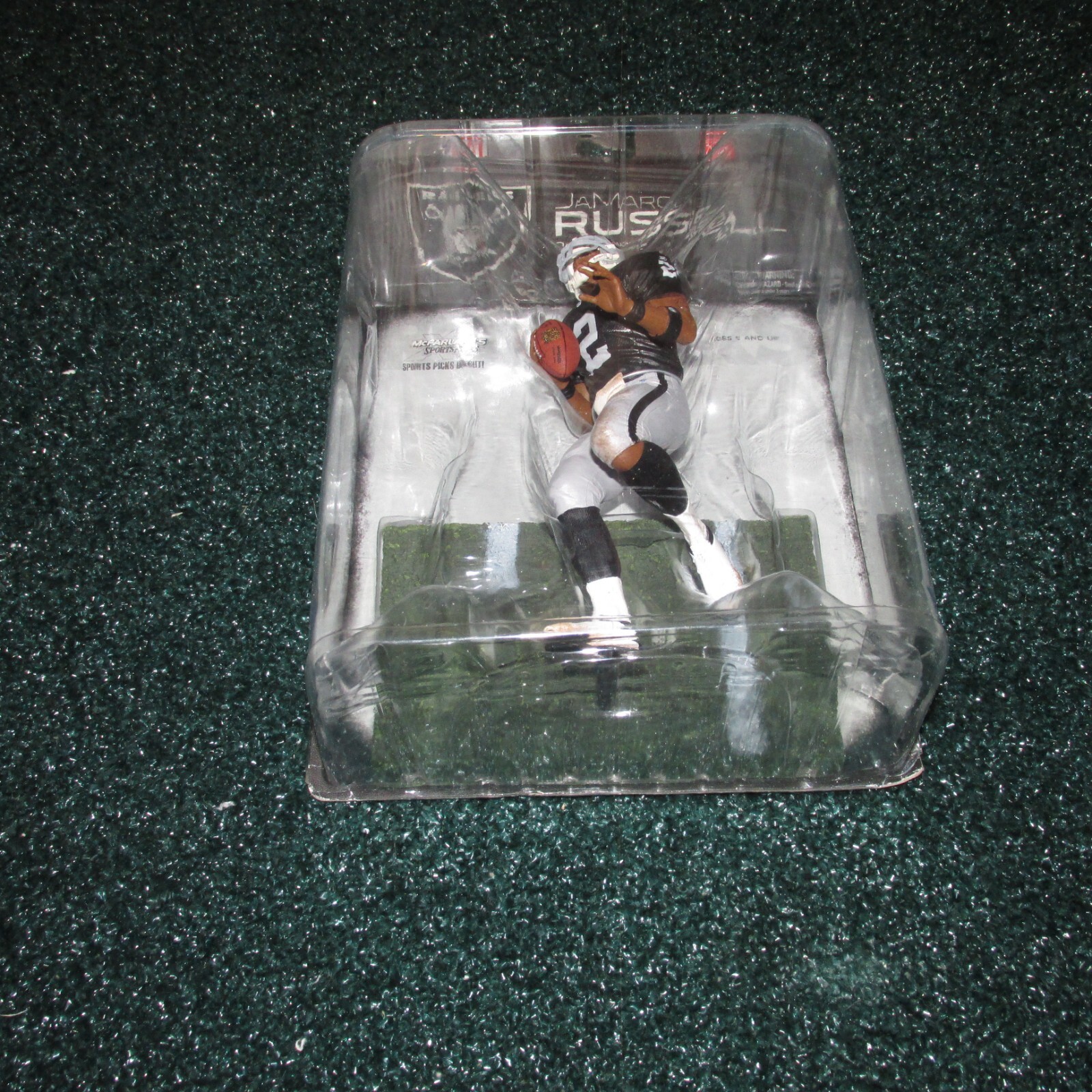 McFarlane 2008 JaMarcus Russell Oakland Raiders series 17 (rookie piece)